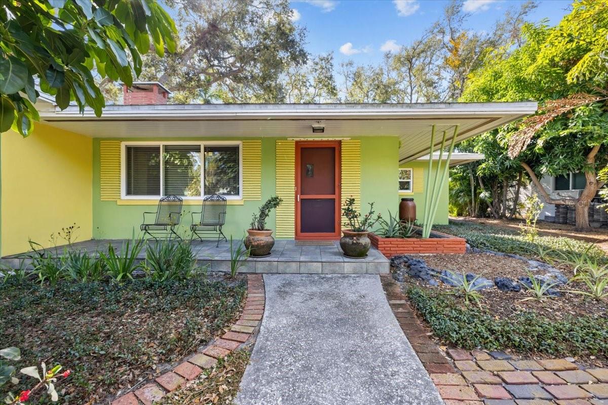 Image 3 of 57 For 220 22nd Avenue Se