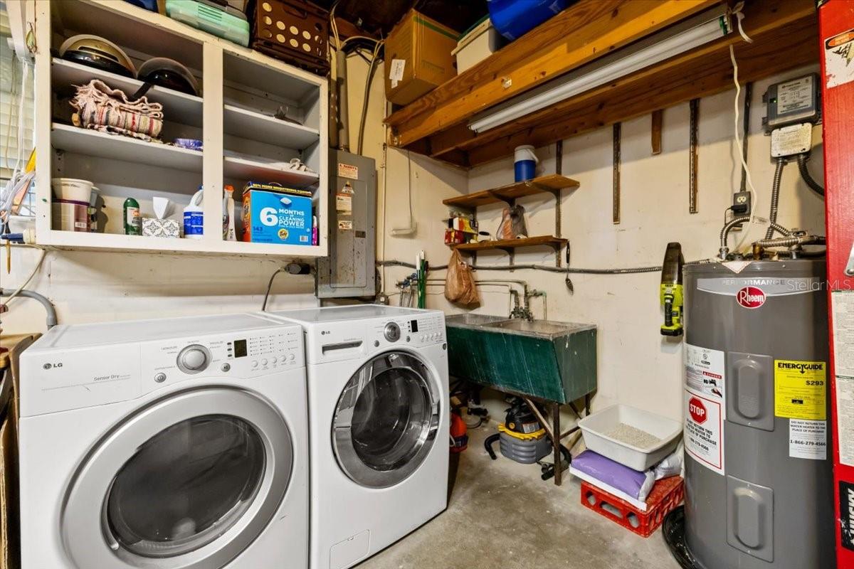 Image 32 of 57 For 220 22nd Avenue Se