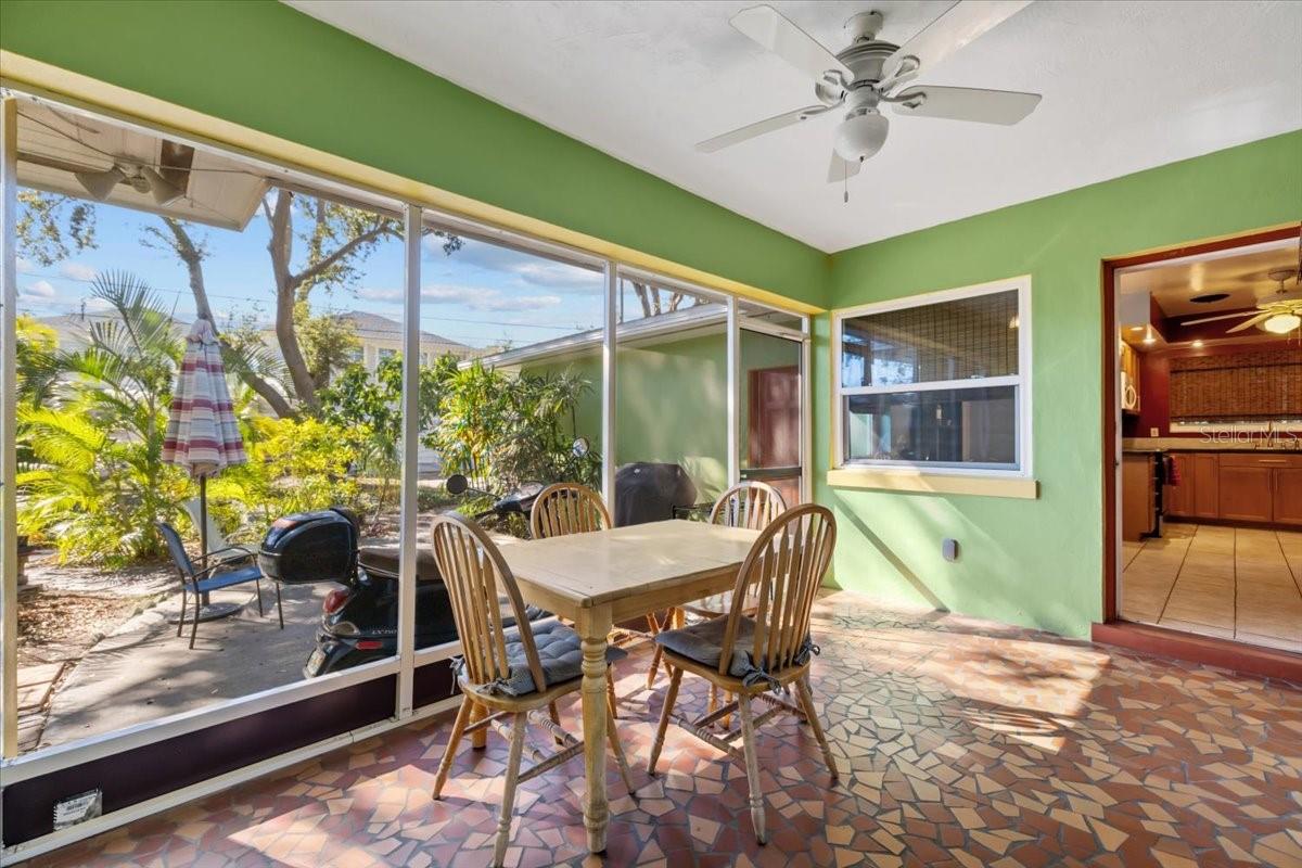 Image 34 of 57 For 220 22nd Avenue Se