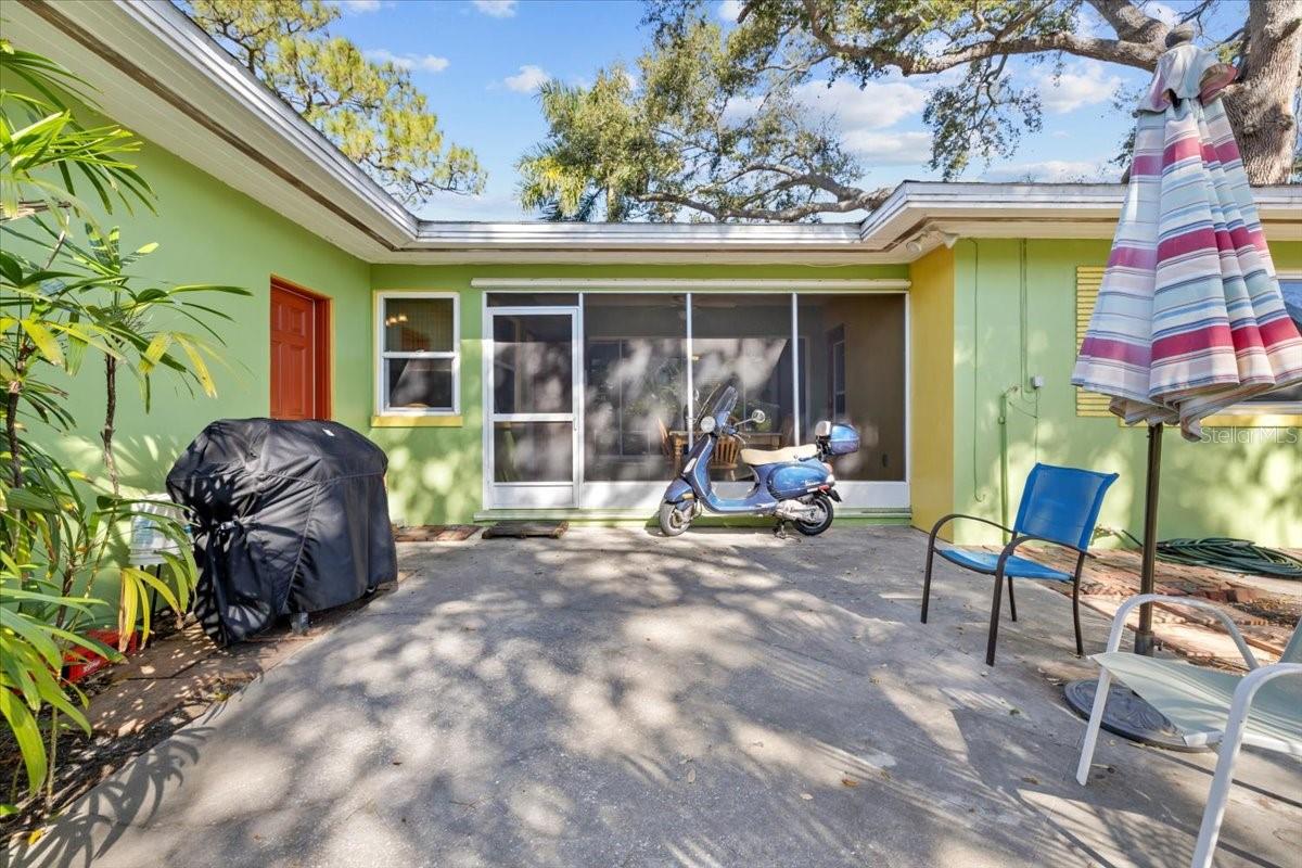 Image 37 of 57 For 220 22nd Avenue Se