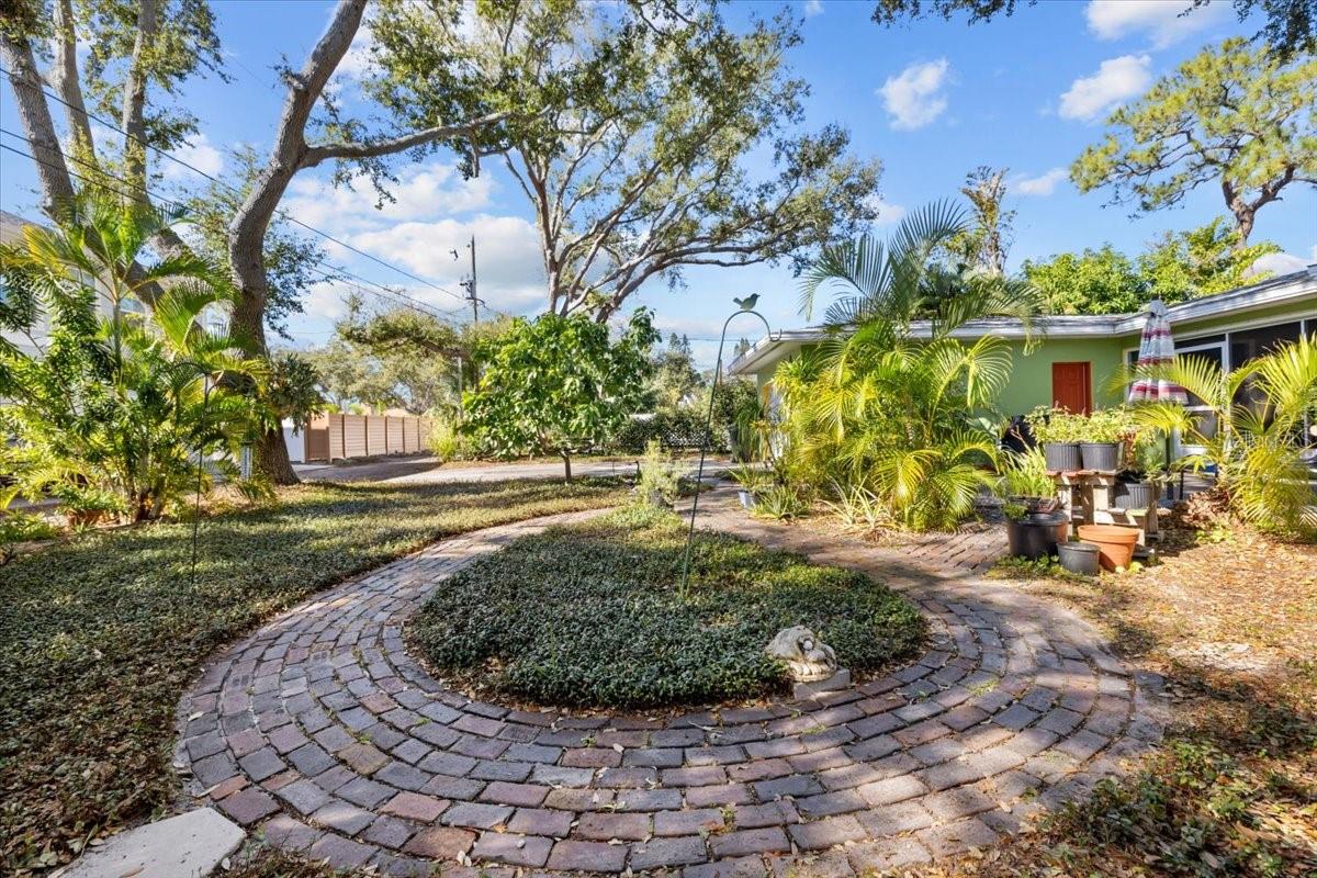 Image 38 of 57 For 220 22nd Avenue Se