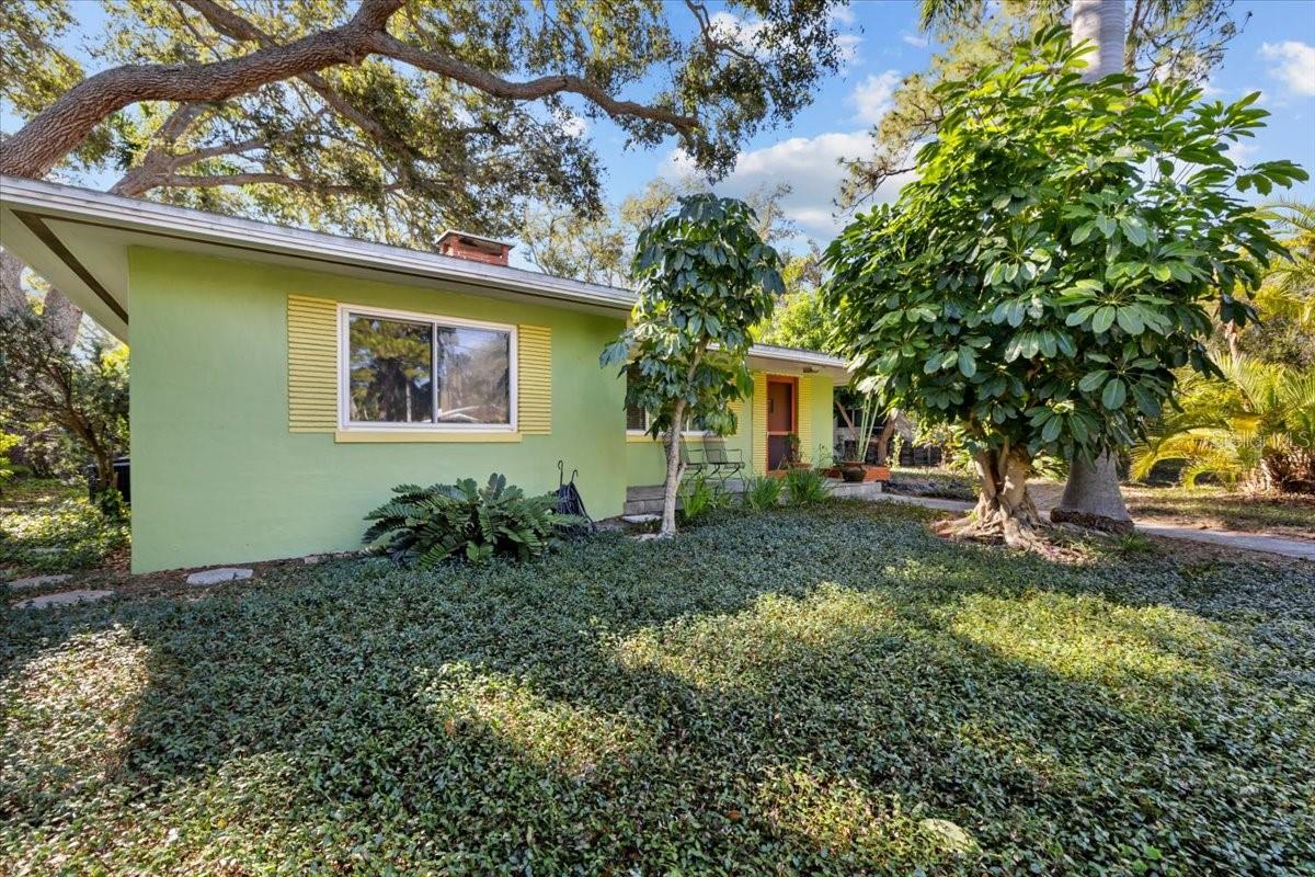 Image 4 of 57 For 220 22nd Avenue Se