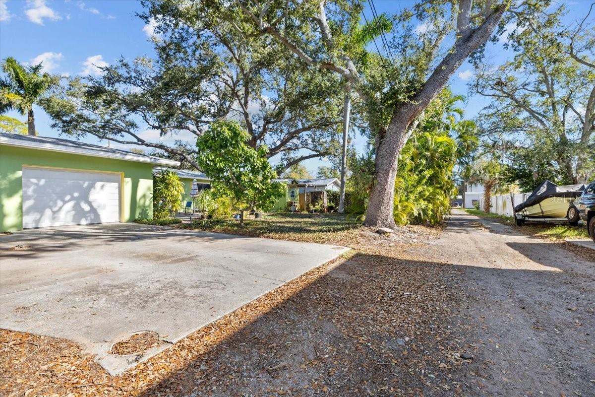 Image 41 of 57 For 220 22nd Avenue Se