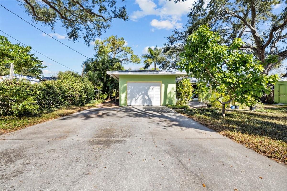 Image 42 of 57 For 220 22nd Avenue Se