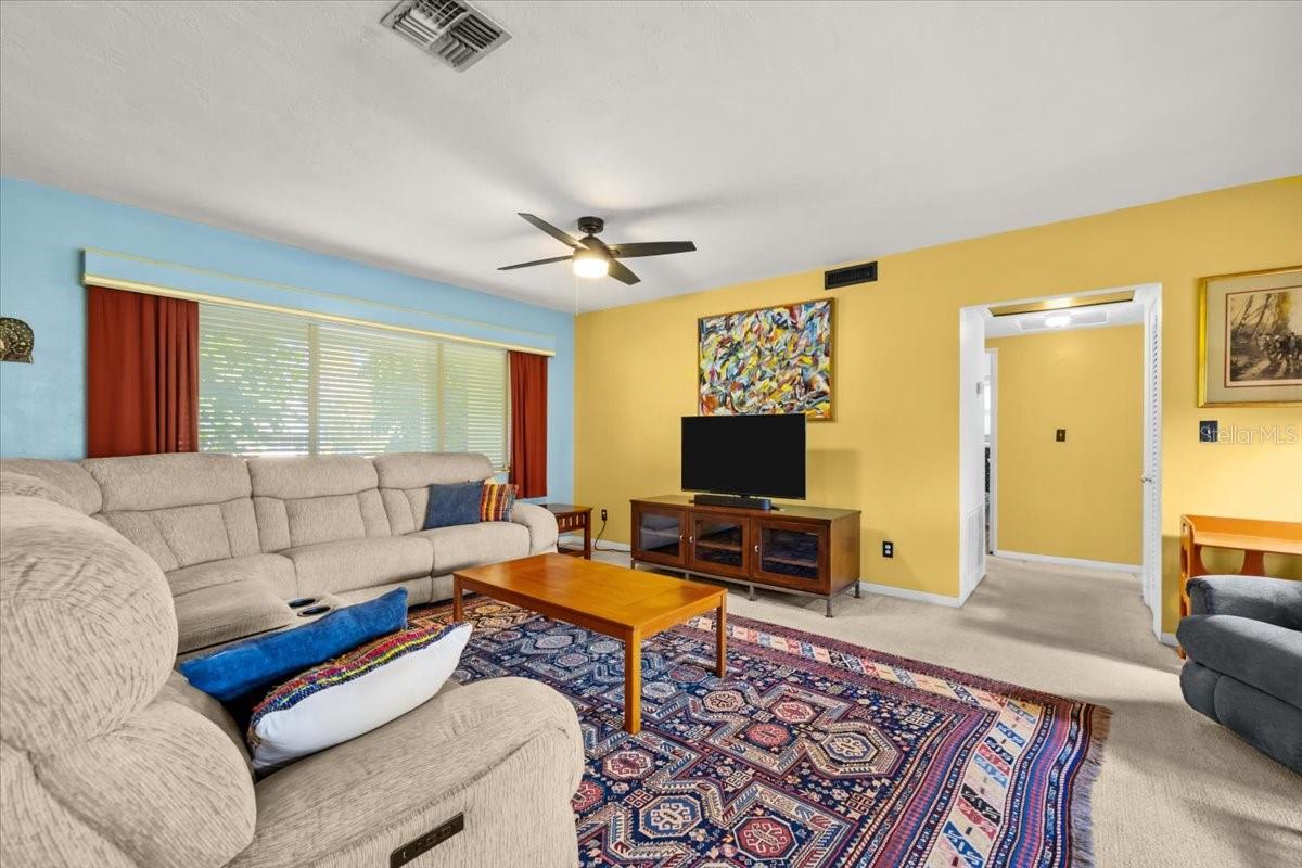 Image 7 of 57 For 220 22nd Avenue Se