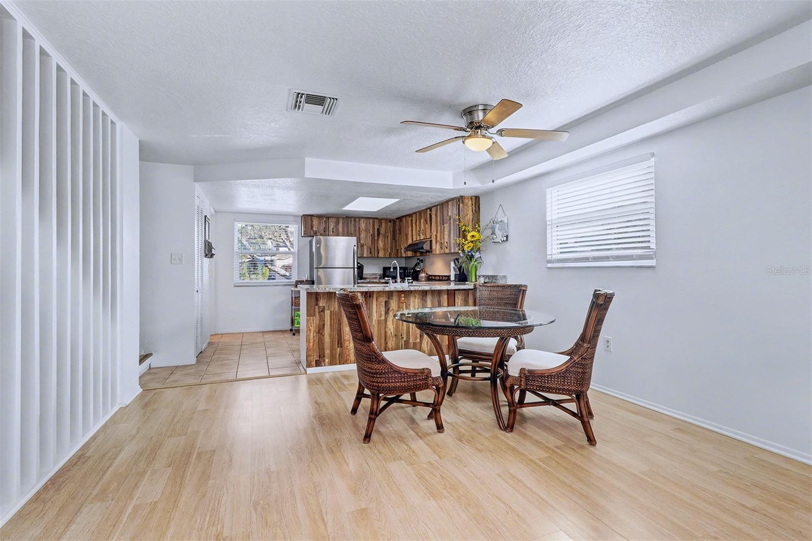 Image 12 of 37 For 700 2nd Street B