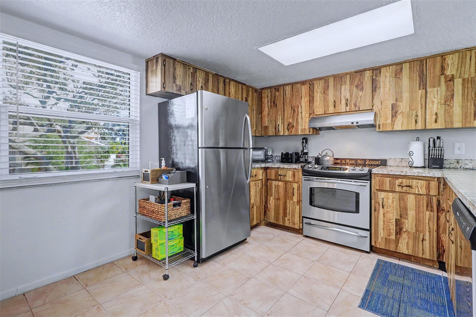 Image 17 of 37 For 700 2nd Street B