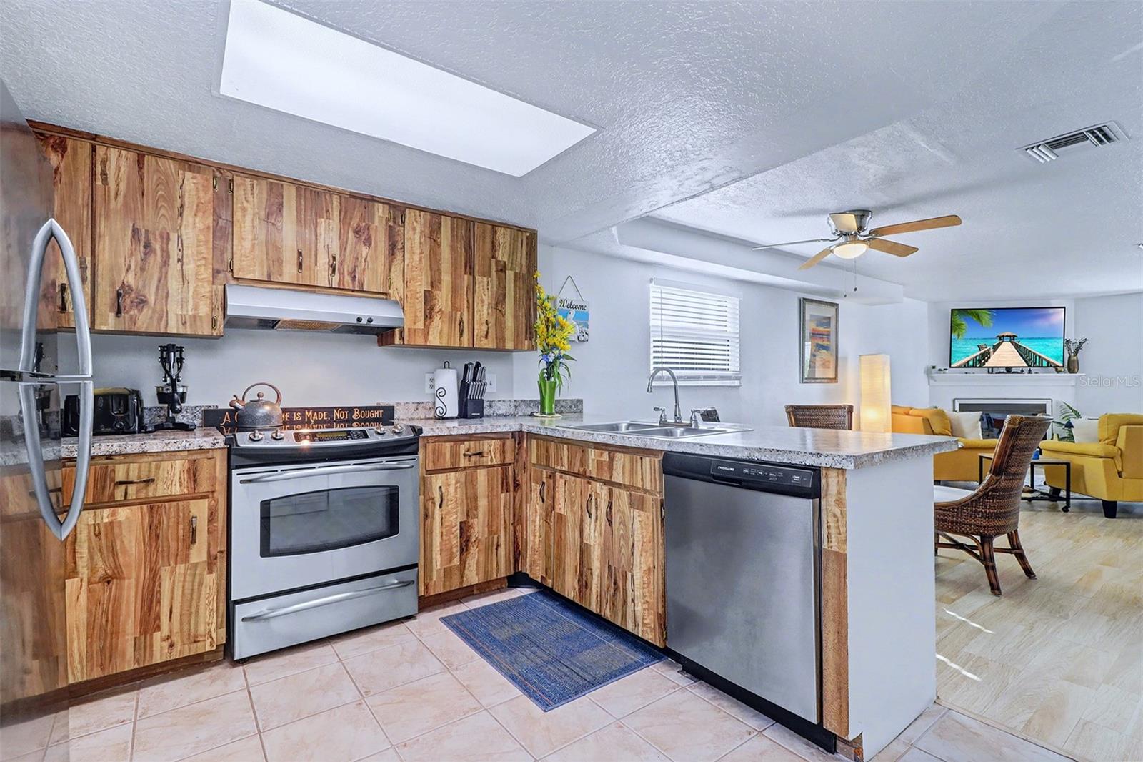 Image 18 of 37 For 700 2nd Street B