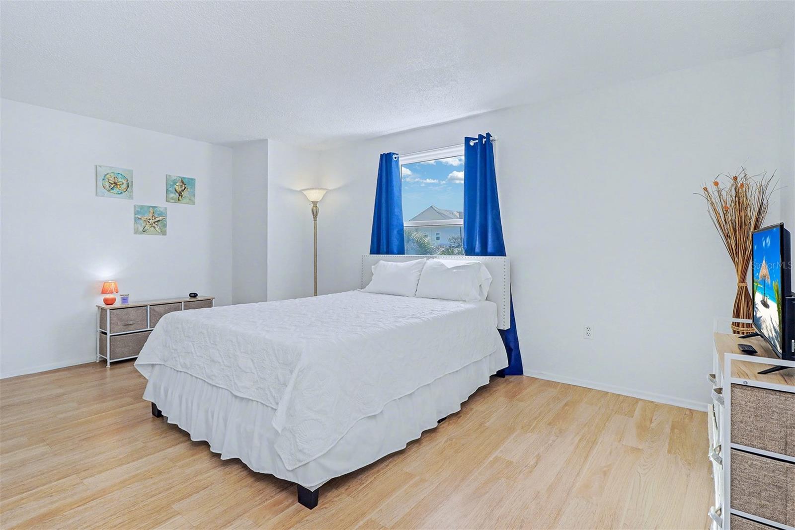 Image 22 of 37 For 700 2nd Street B