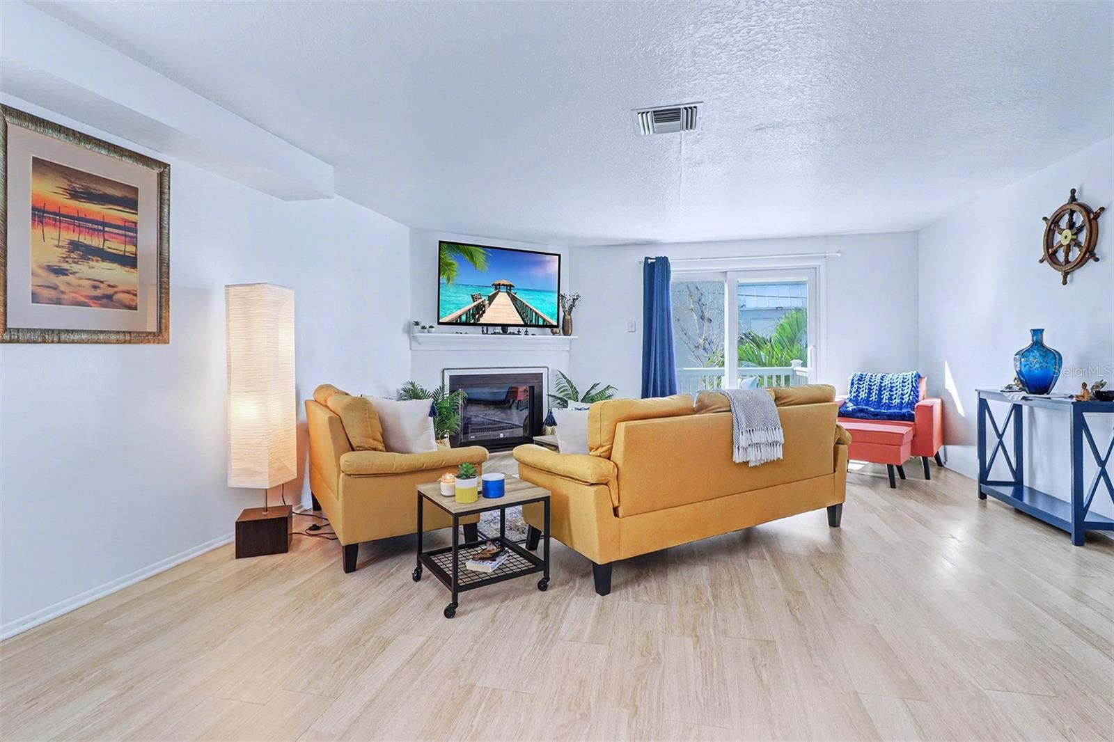 Image 7 of 37 For 700 2nd Street B