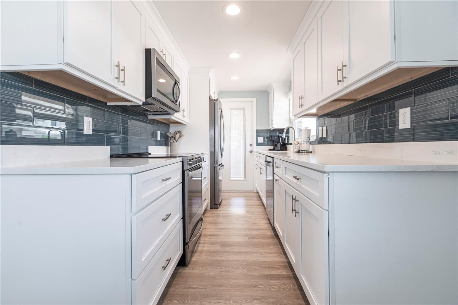 Image 16 of 16 For 6020 Midnight Pass Road 53