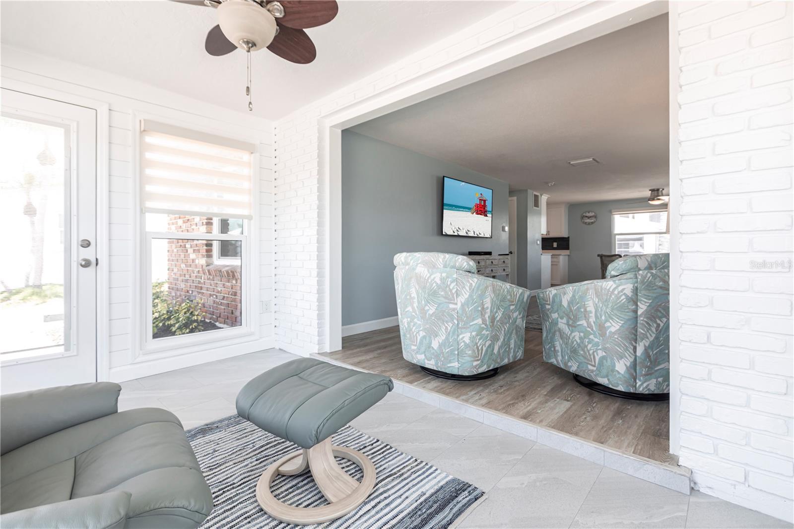 Image 4 of 16 For 6020 Midnight Pass Road 53