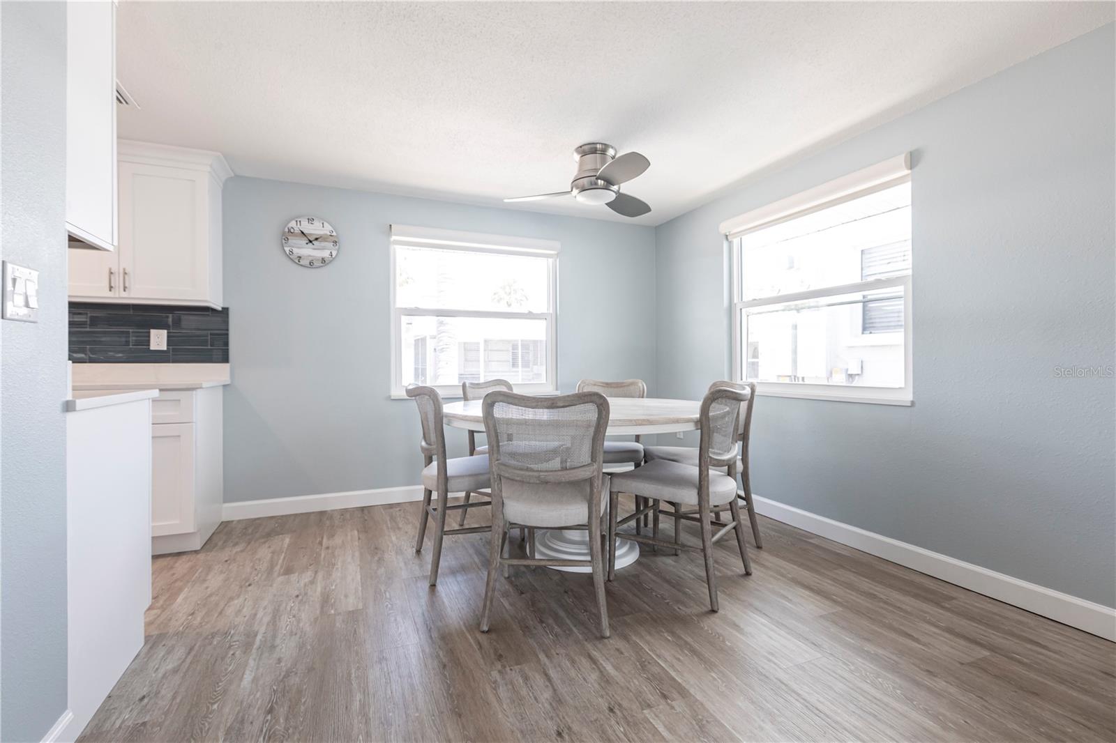 Image 6 of 16 For 6020 Midnight Pass Road 53