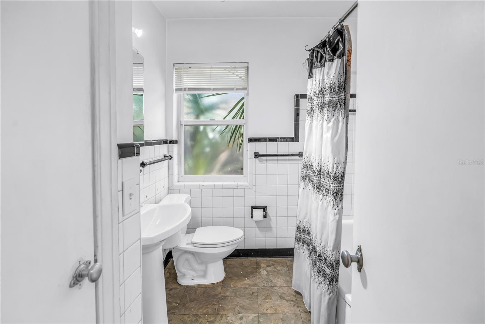 Image 23 of 38 For 3701 26th Street N