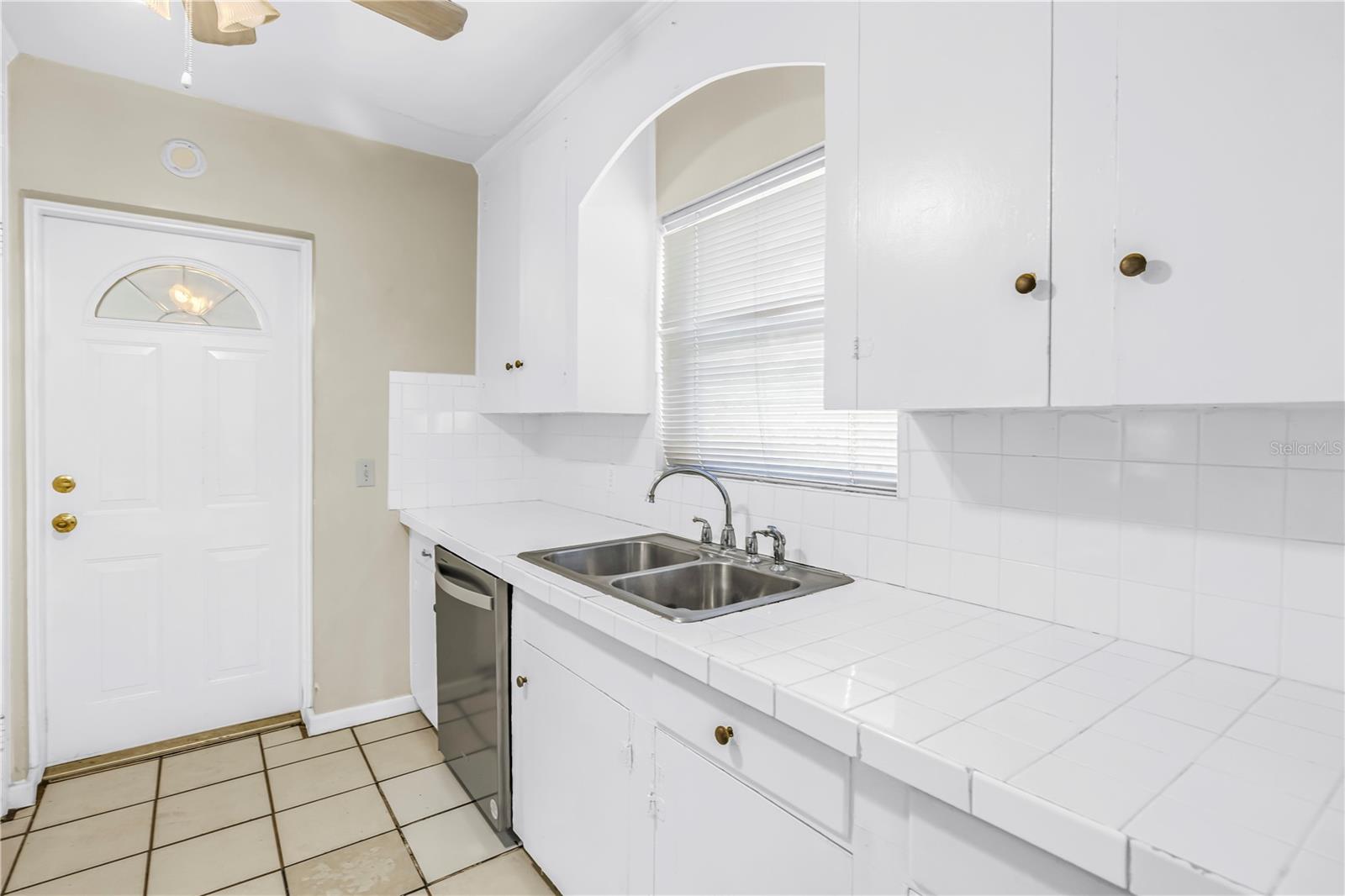 Image 28 of 38 For 3701 26th Street N