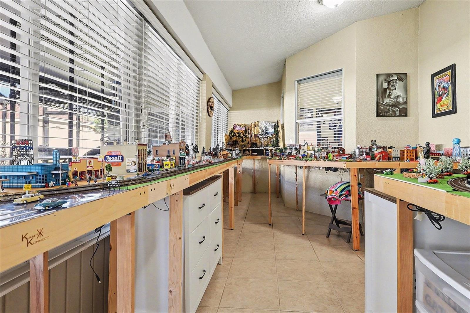 Image 15 of 30 For 122 Costa Loop