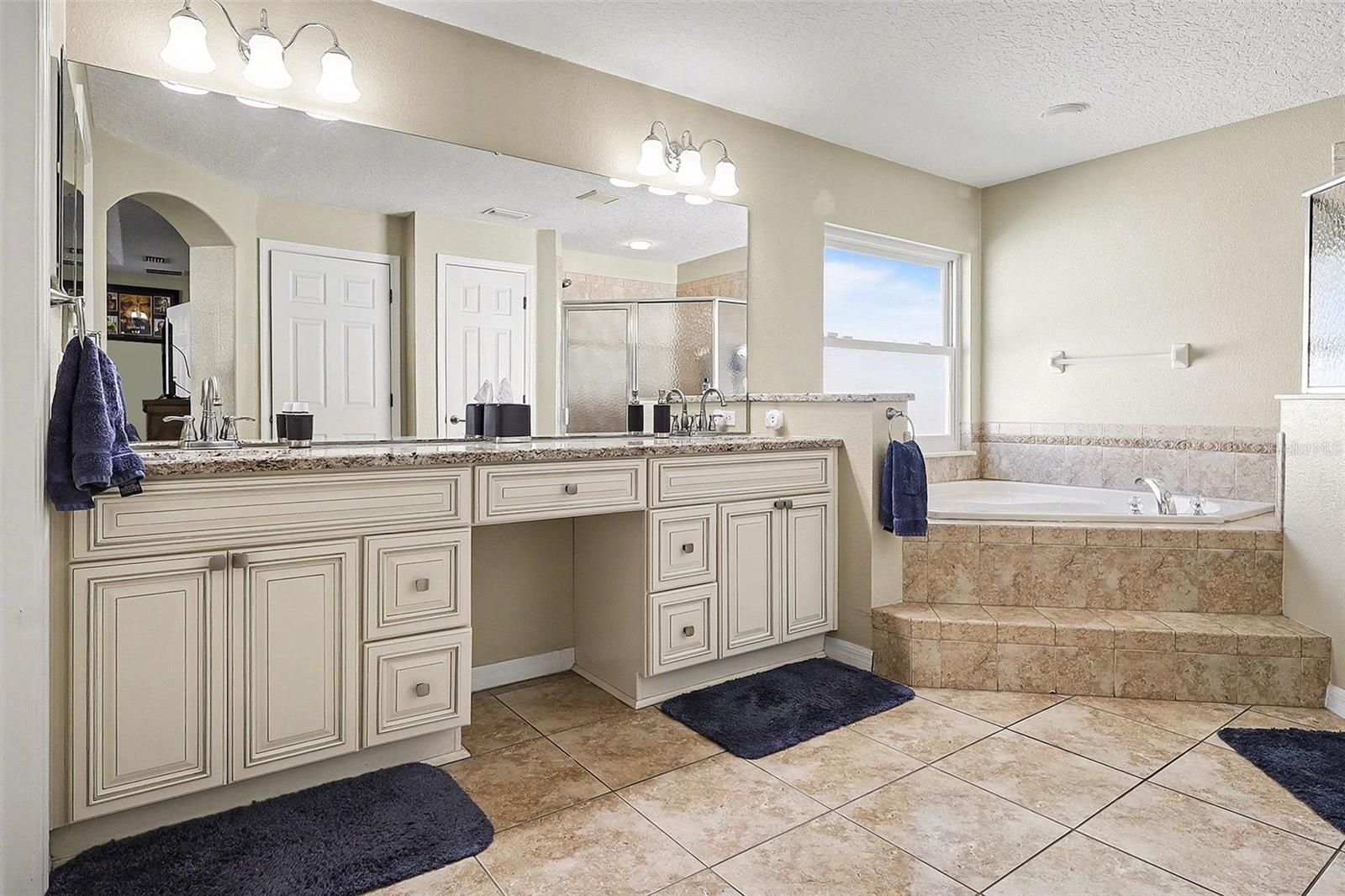 Image 19 of 30 For 122 Costa Loop