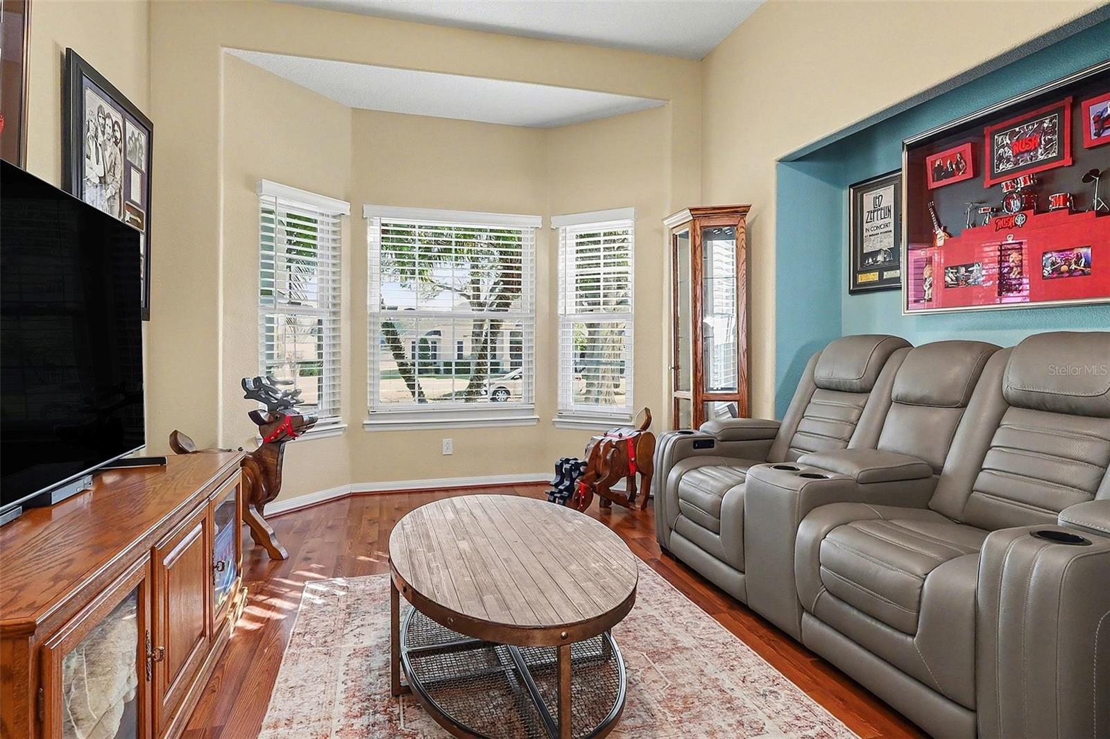 Image 7 of 30 For 122 Costa Loop