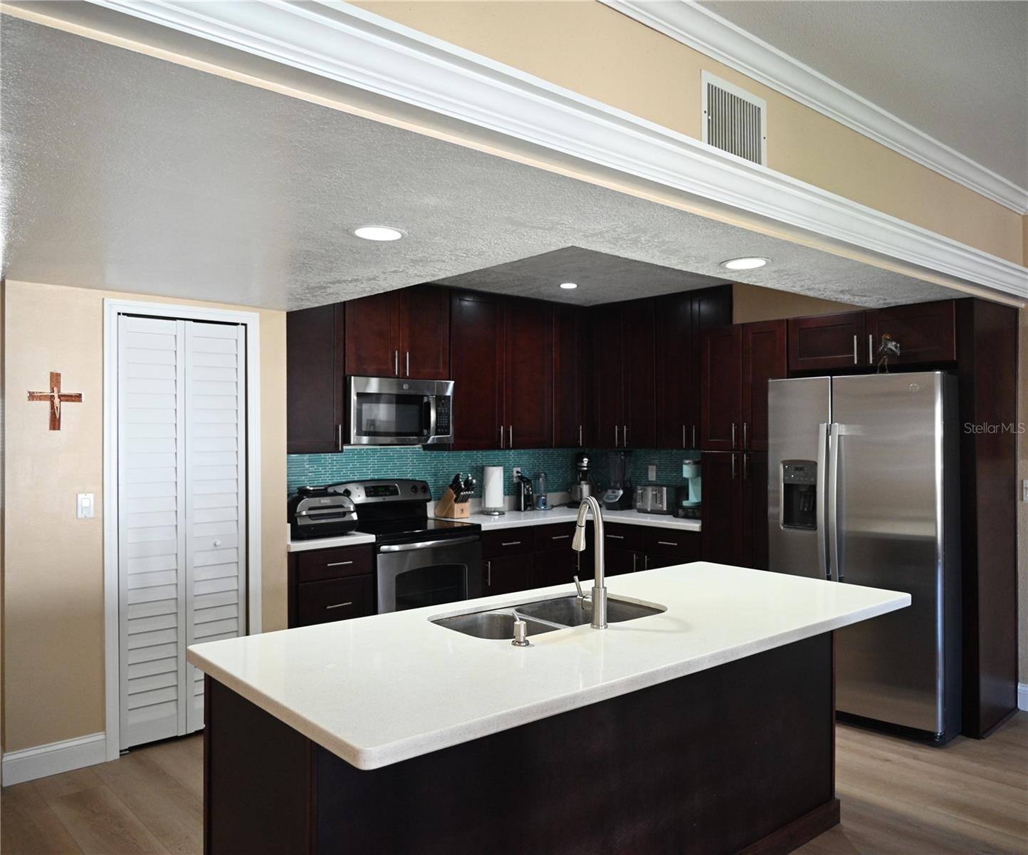 Image 3 of 15 For 9215 Captiva Circle