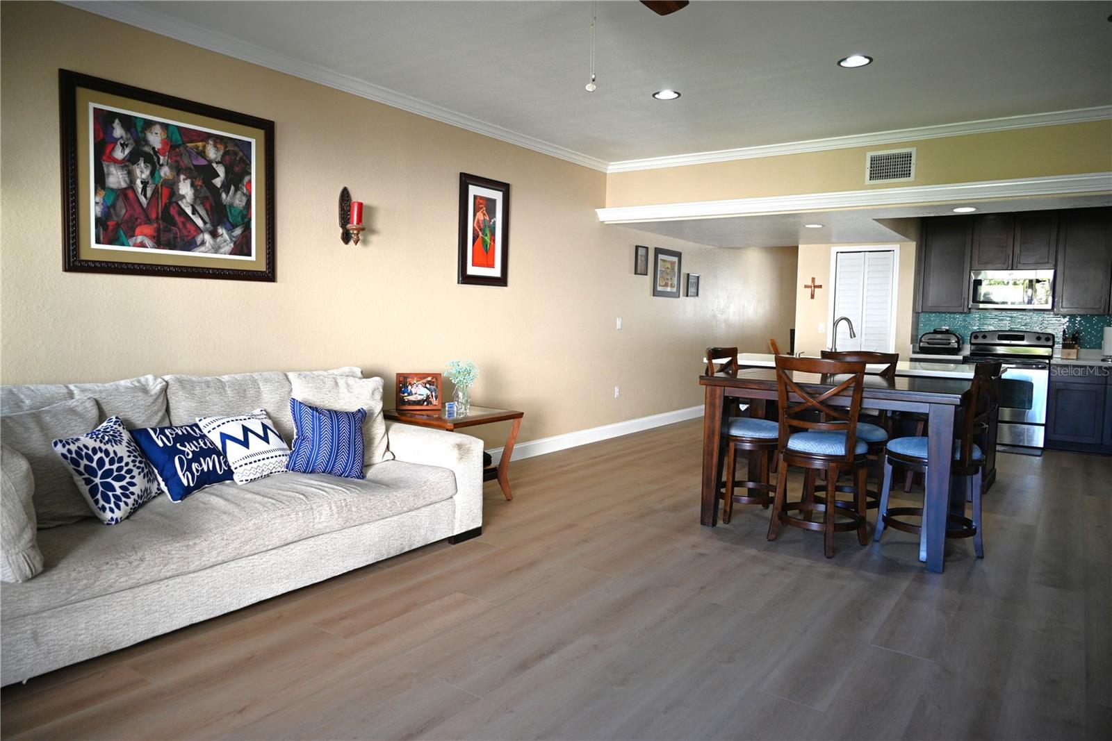 Image 4 of 15 For 9215 Captiva Circle