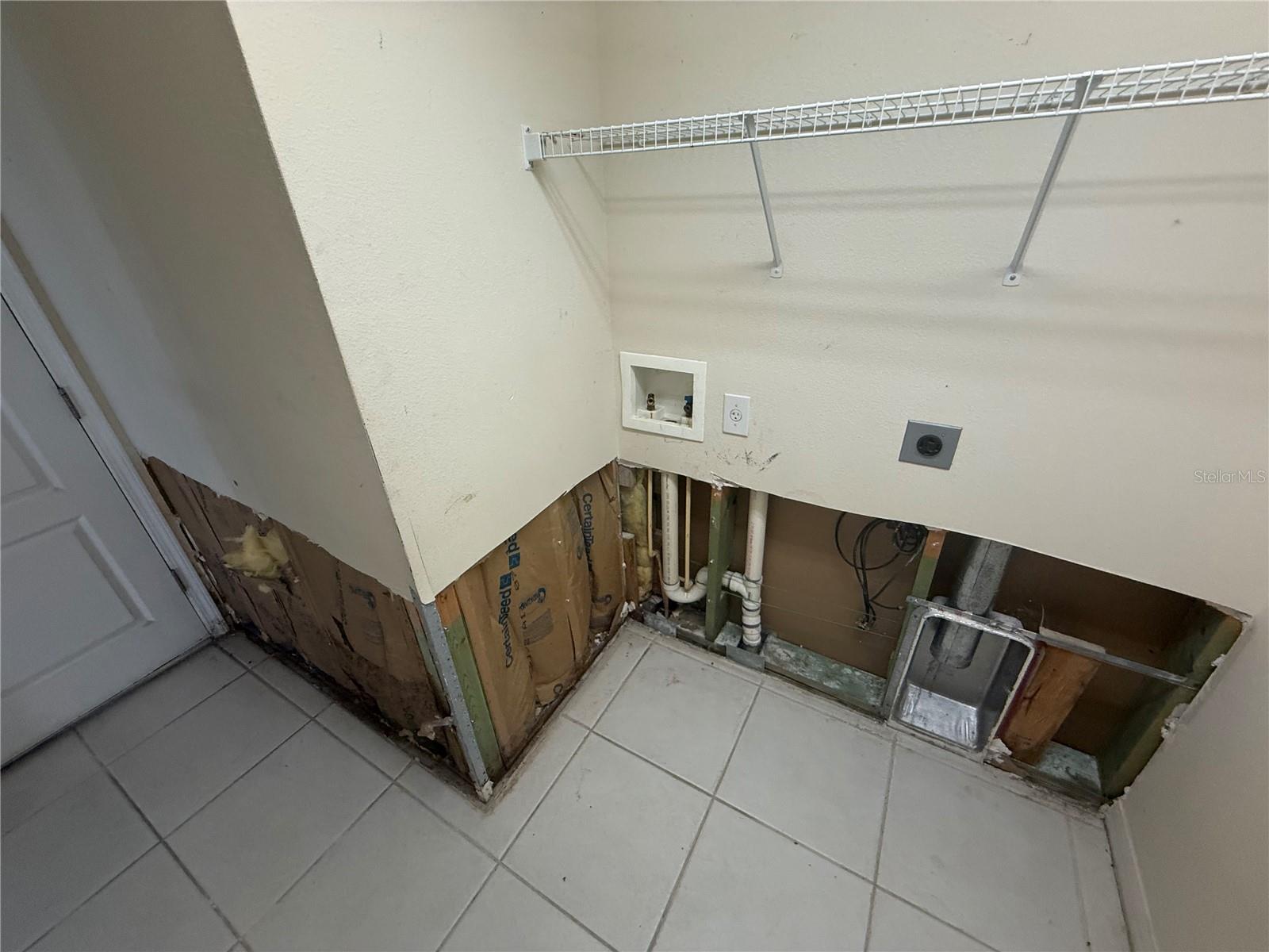 Image 11 of 16 For 2313 Lawrence Hall Street