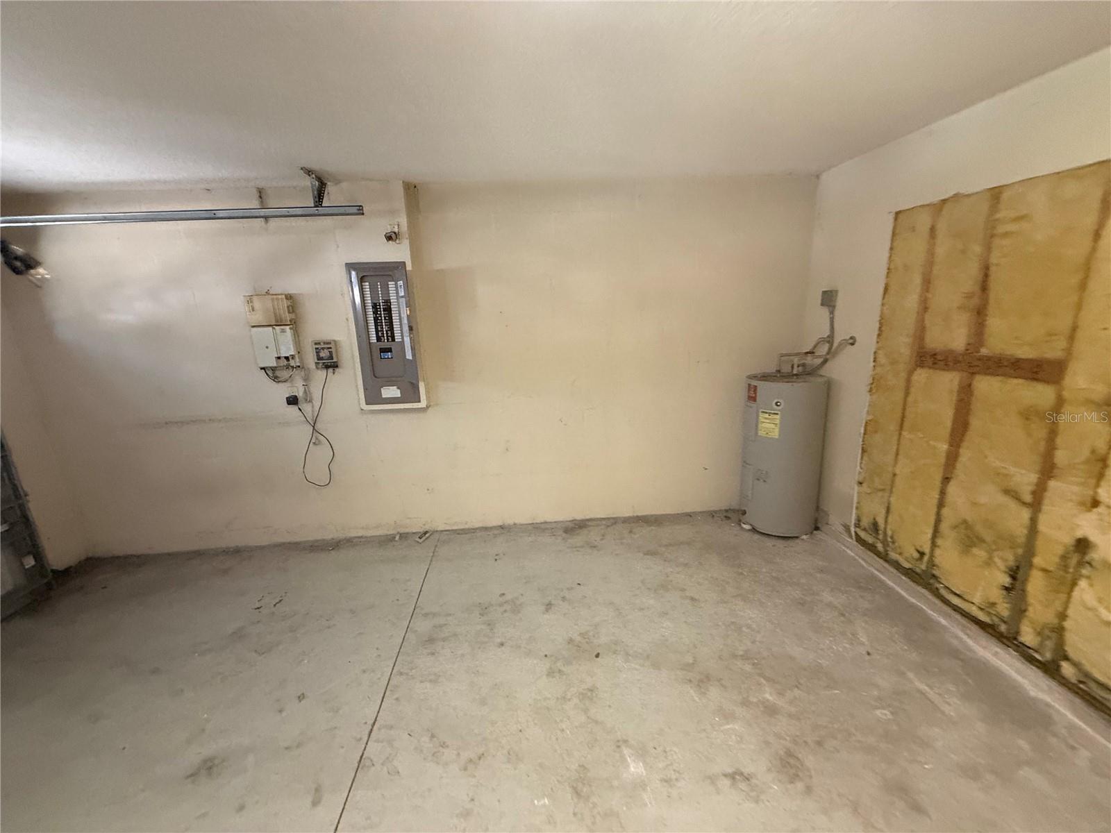 Image 12 of 16 For 2313 Lawrence Hall Street