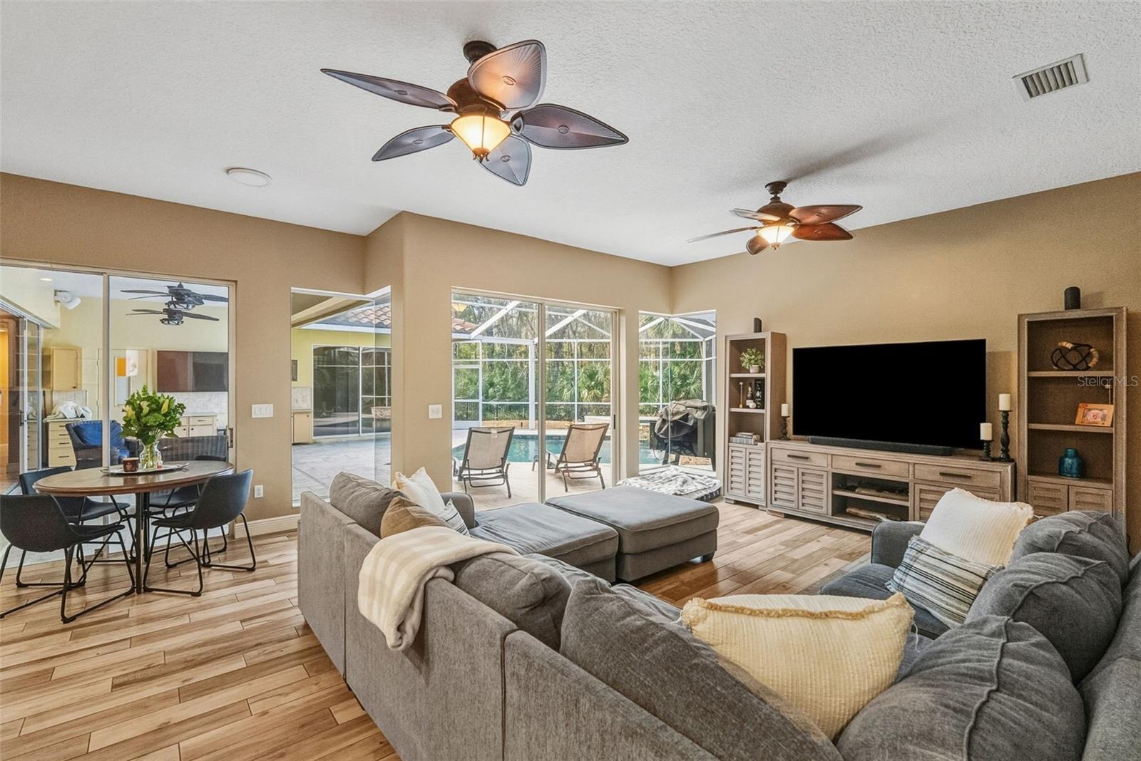 Image 12 of 47 For 1362 Lake Woodlands Parkway