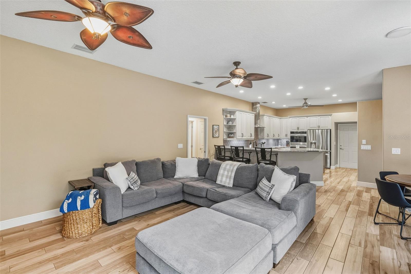 Image 13 of 47 For 1362 Lake Woodlands Parkway