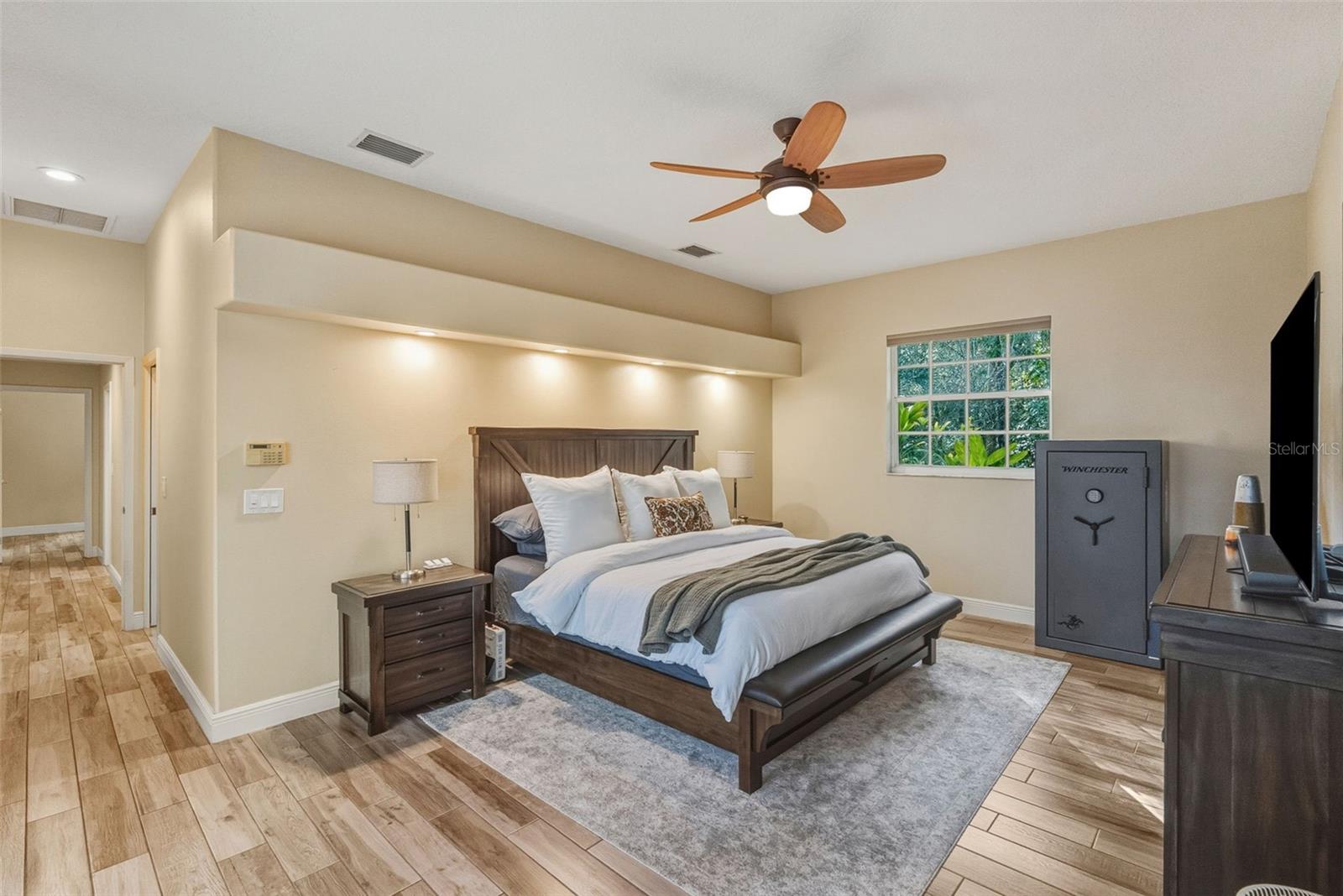 Image 15 of 47 For 1362 Lake Woodlands Parkway