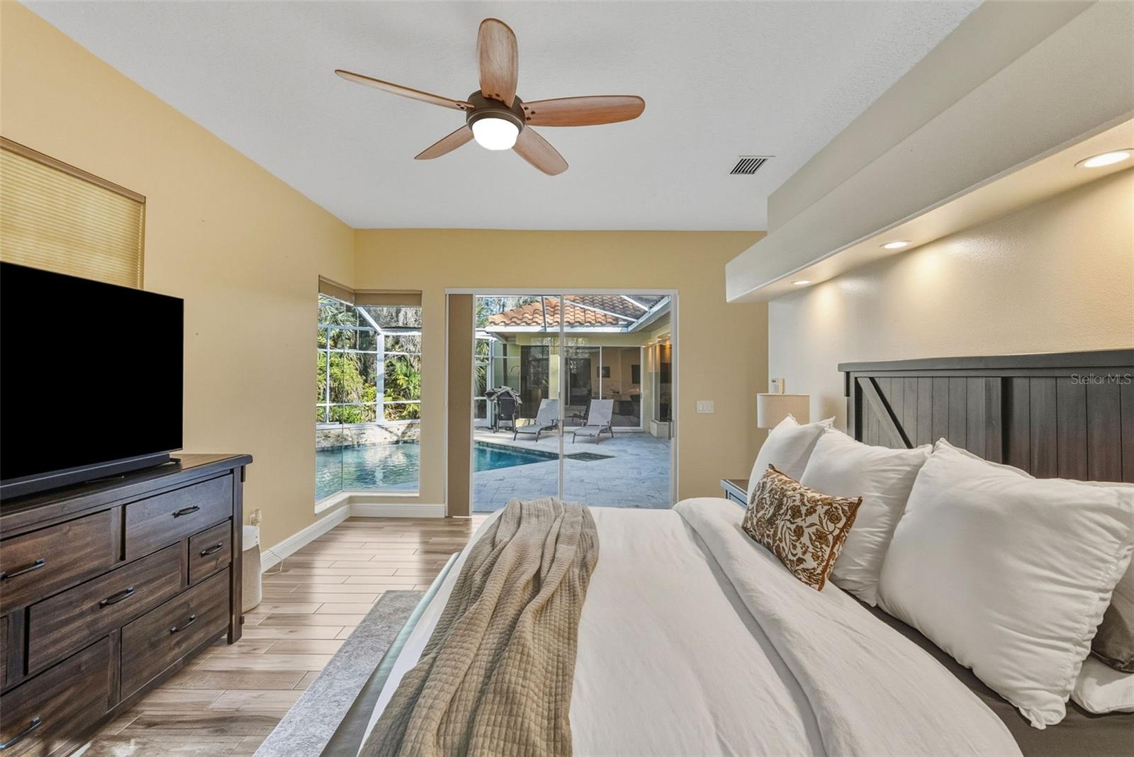 Image 16 of 47 For 1362 Lake Woodlands Parkway