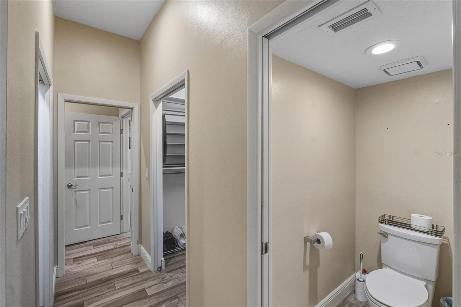 Image 17 of 47 For 1362 Lake Woodlands Parkway