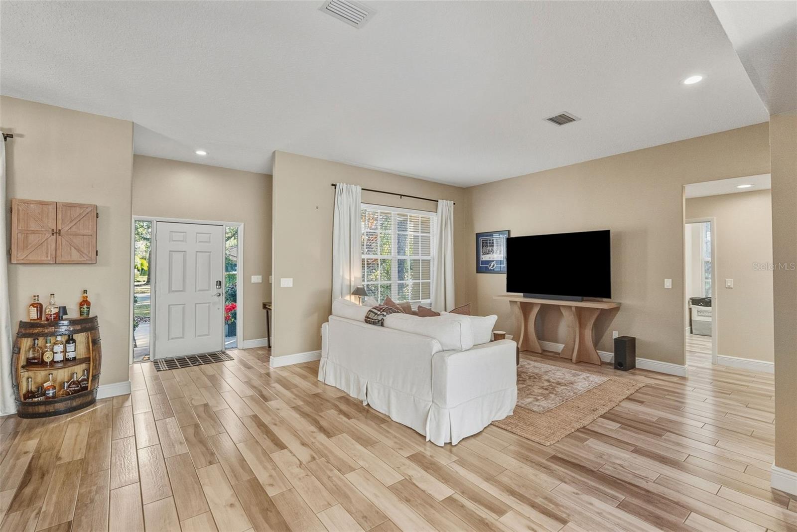 Image 3 of 47 For 1362 Lake Woodlands Parkway