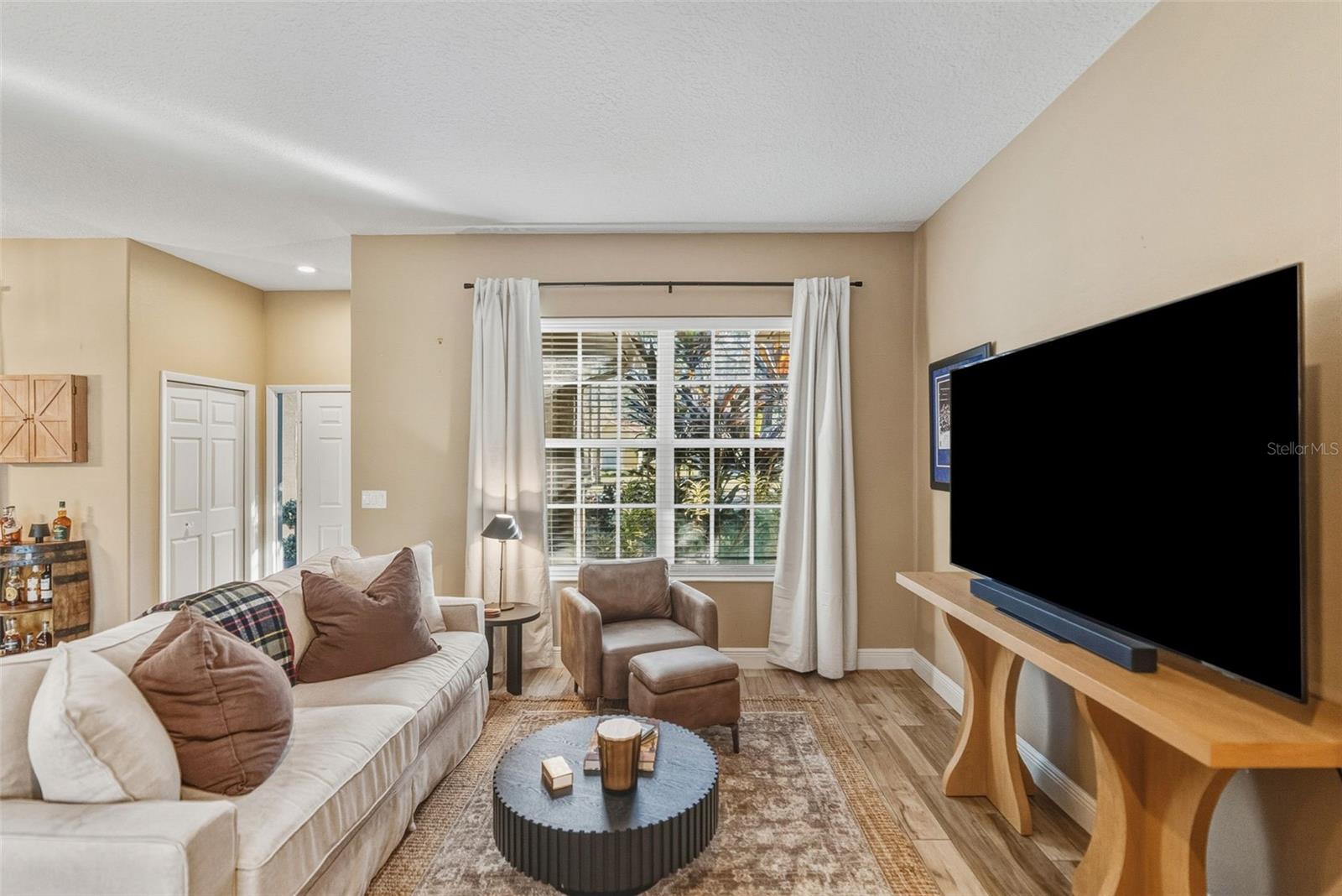 Image 5 of 47 For 1362 Lake Woodlands Parkway