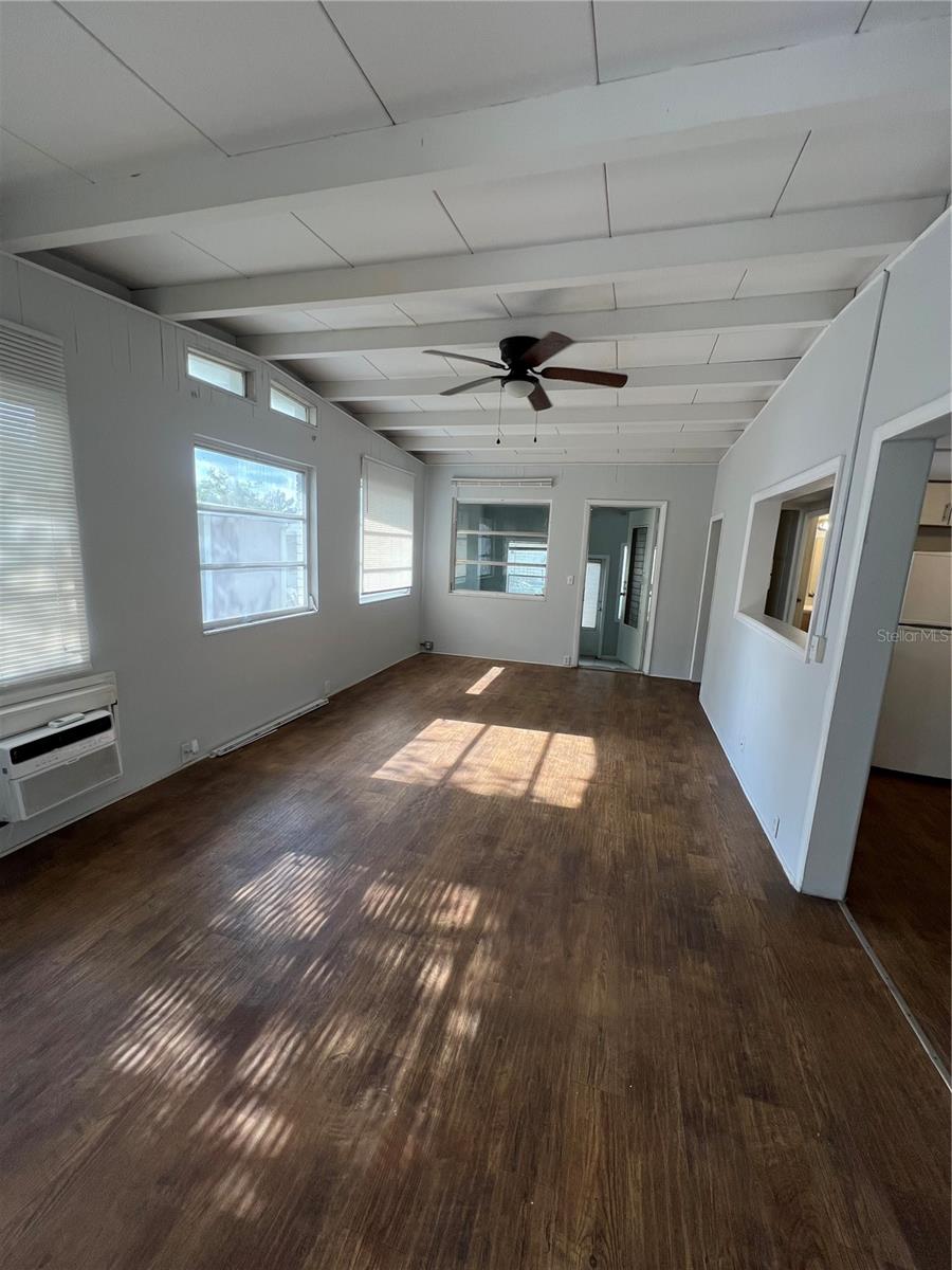 Image 2 of 10 For 20000 Us Highway 19 N 607