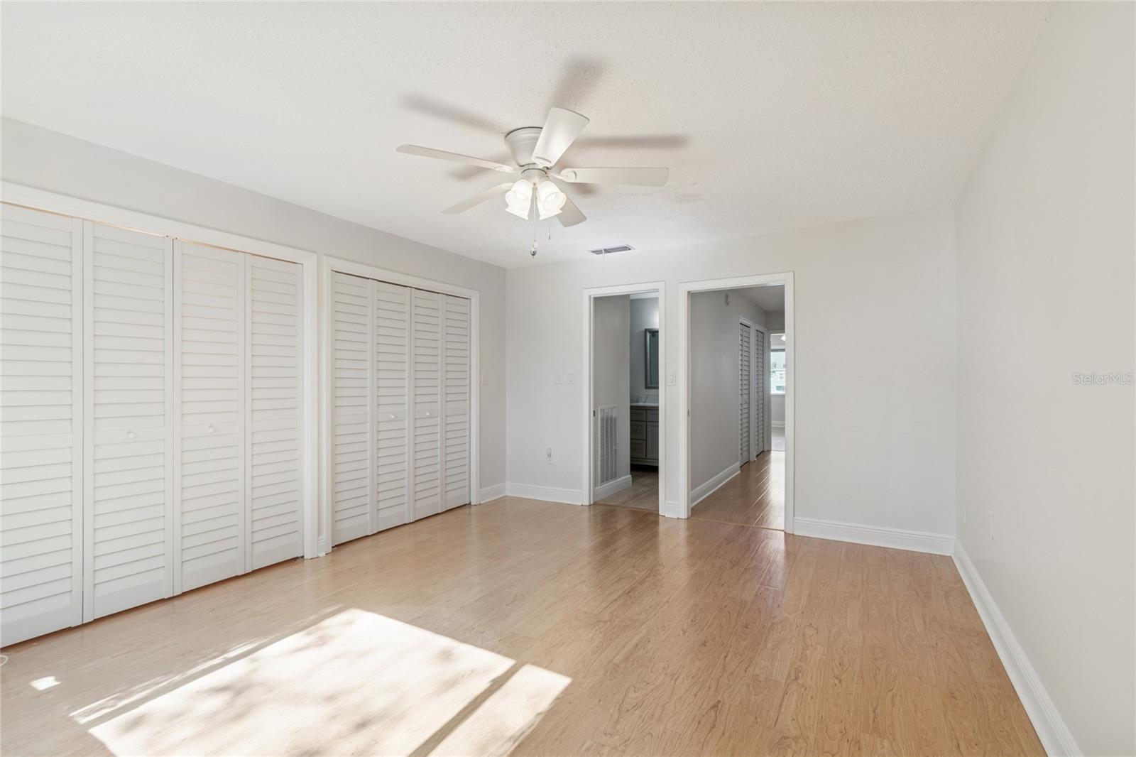 Image 25 of 77 For 433 Paula Drive 24