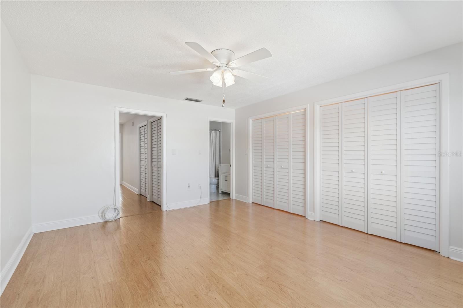 Image 39 of 77 For 433 Paula Drive 24