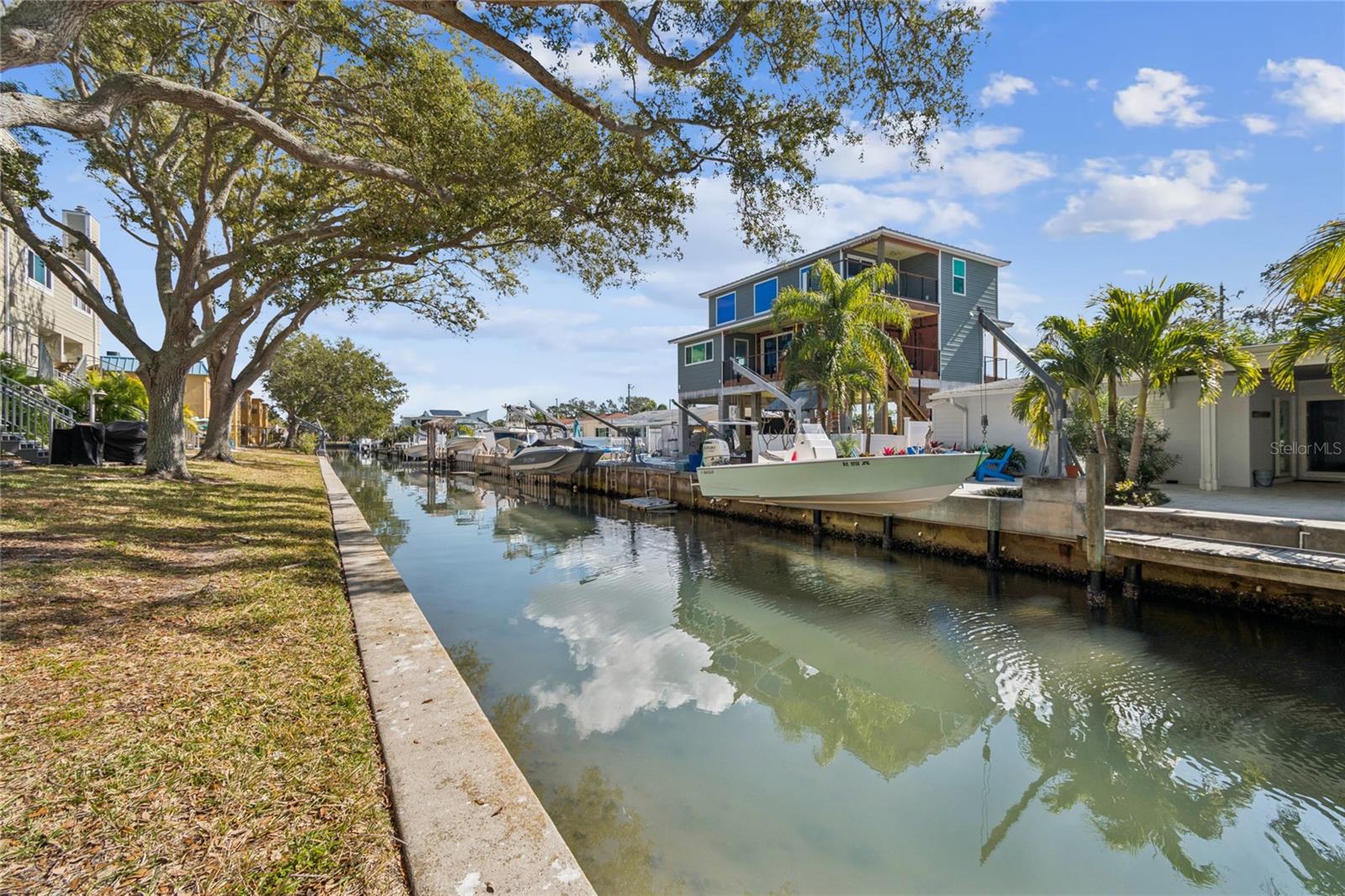 Image 56 of 77 For 433 Paula Drive 24