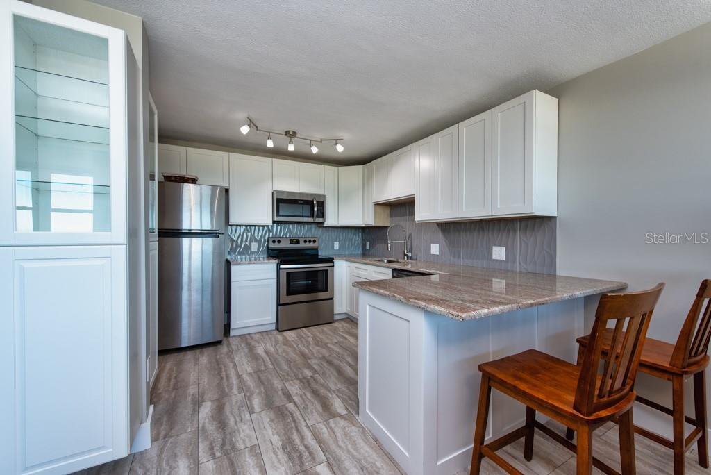 Image 11 of 38 For 841 4th Avenue N 64