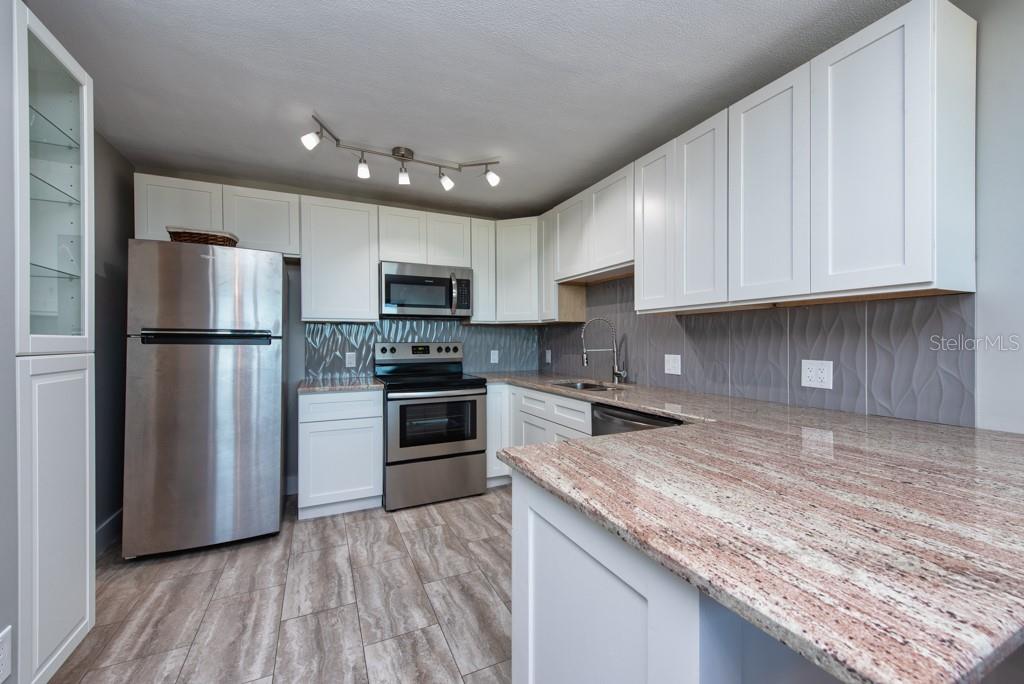 Image 12 of 38 For 841 4th Avenue N 64