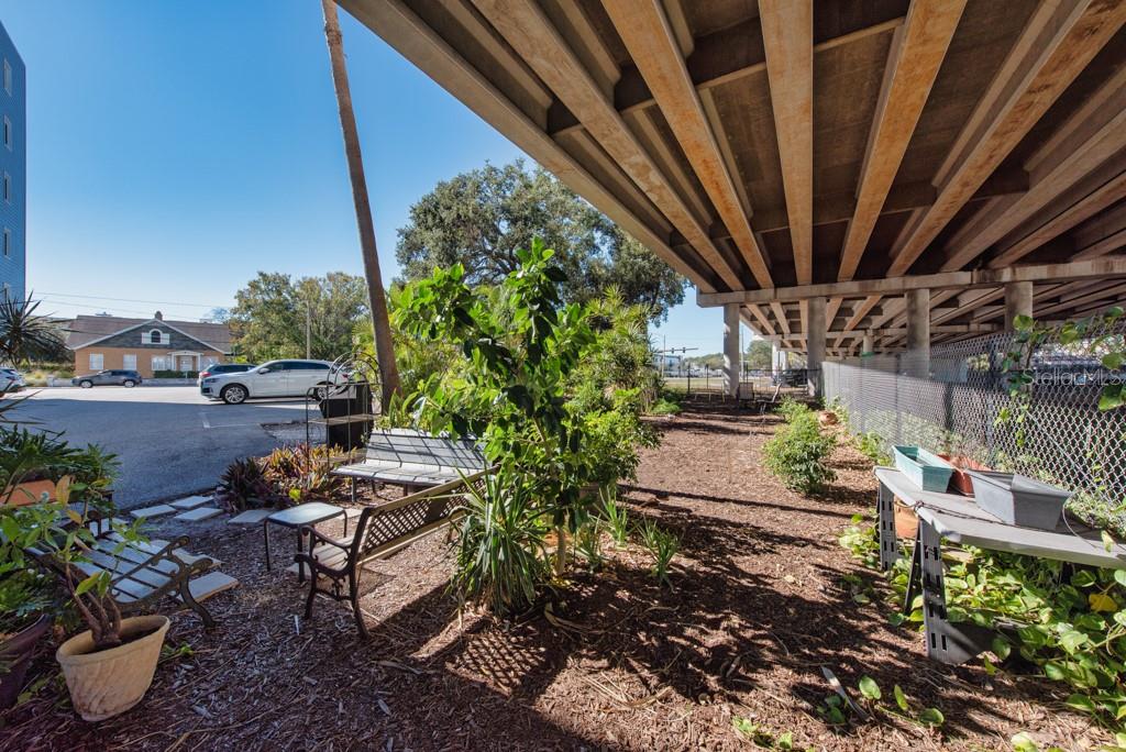 Image 26 of 38 For 841 4th Avenue N 64