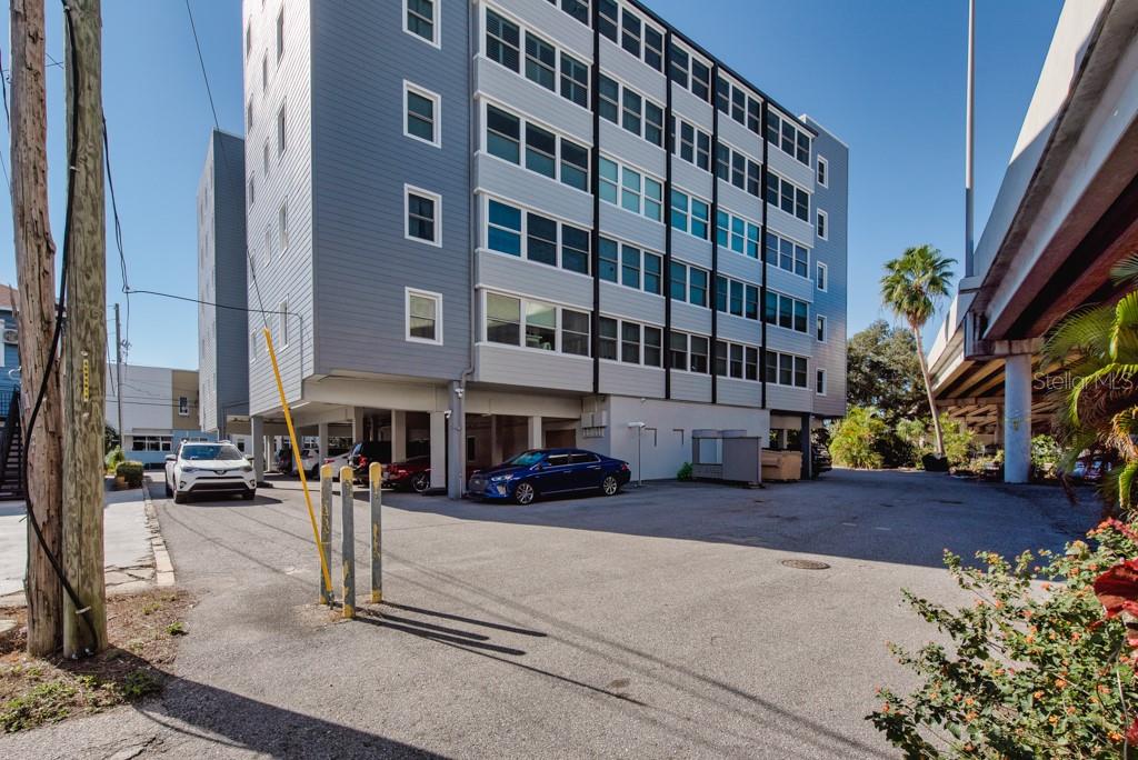 Image 30 of 38 For 841 4th Avenue N 64