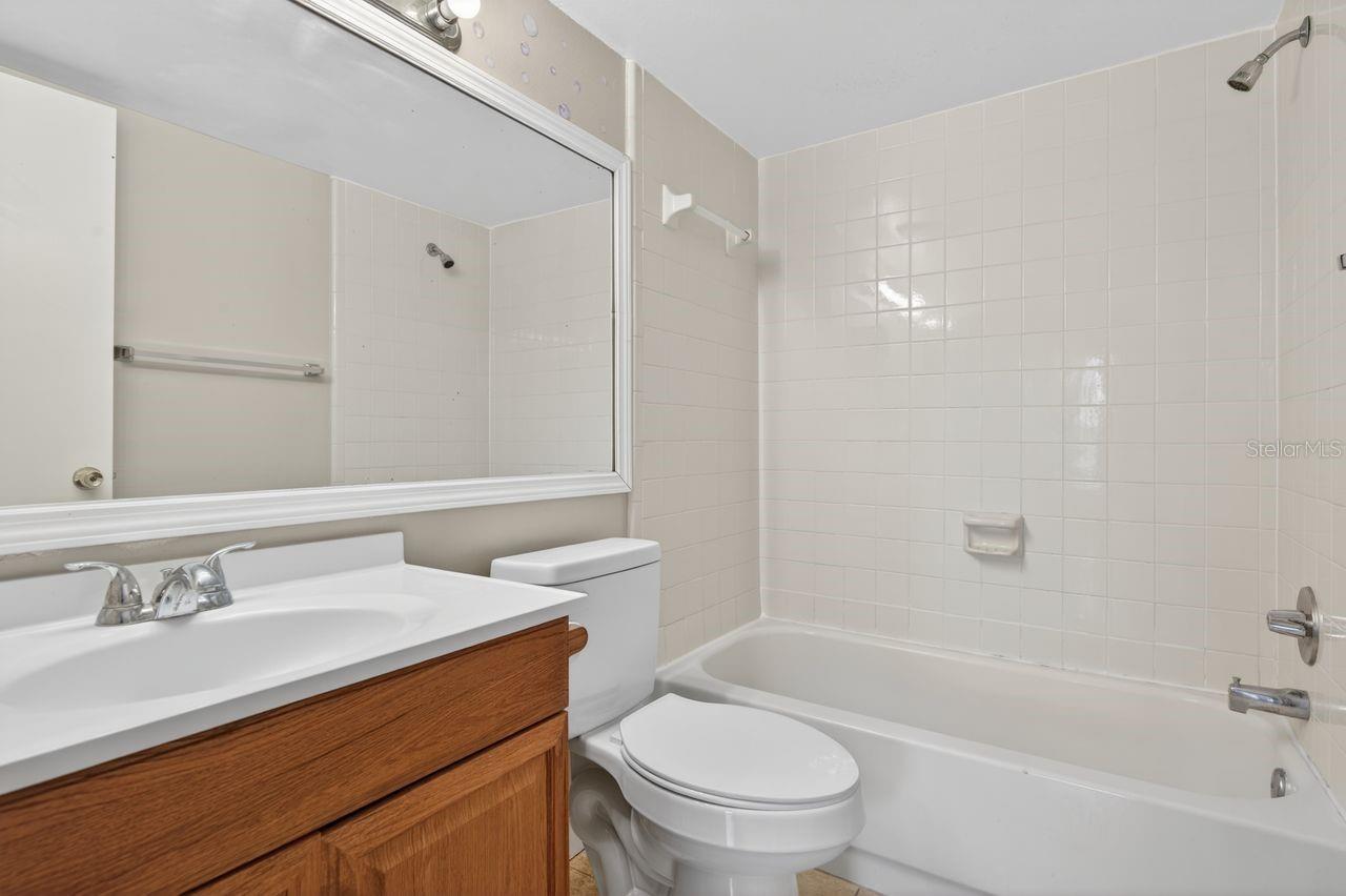 Image 16 of 34 For 14319 Hanging Moss Circle 102