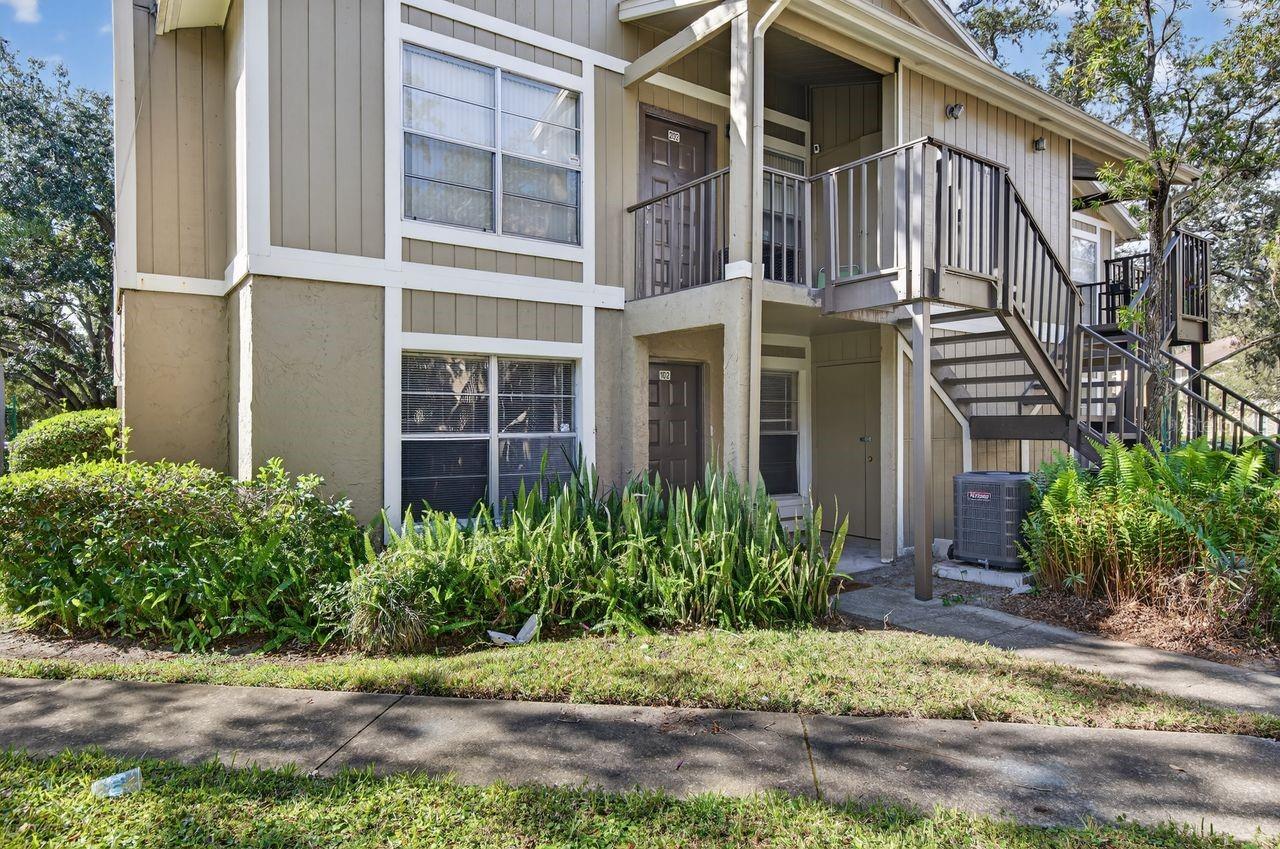 Image 17 of 34 For 14319 Hanging Moss Circle 102