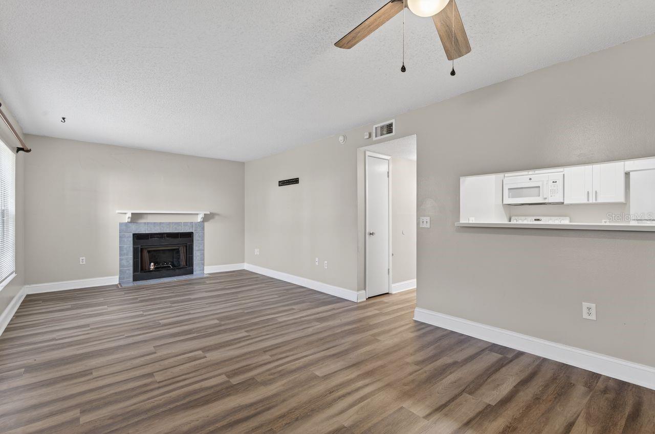 Image 5 of 34 For 14319 Hanging Moss Circle 102