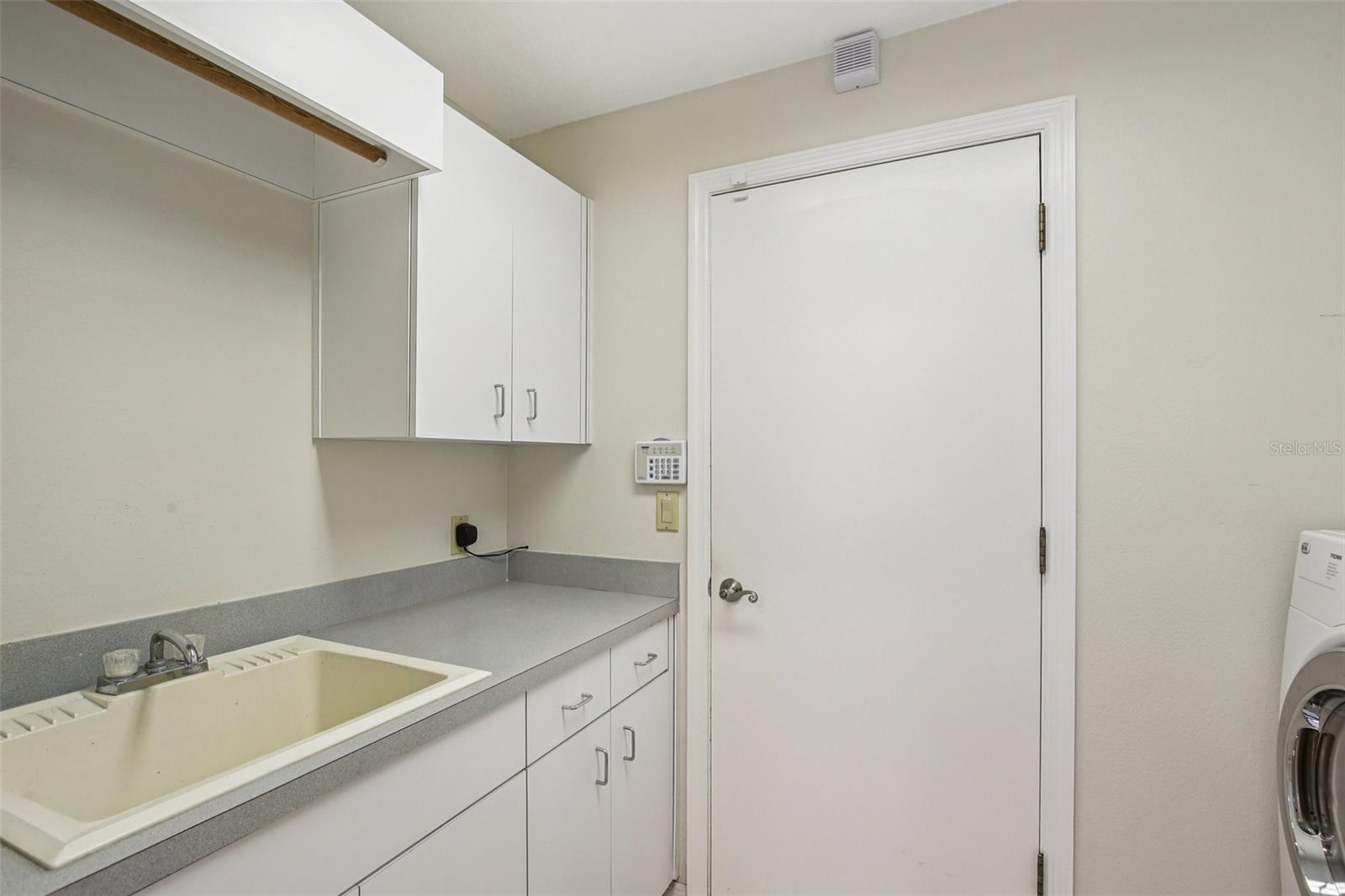 Image 20 of 35 For 3158 Shoreline Drive