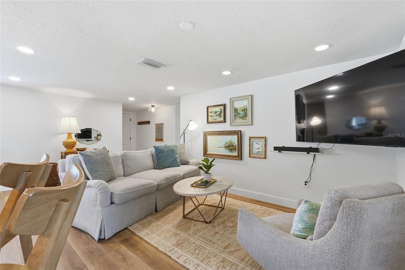 Image 5 of 32 For 3627 Ortona Drive