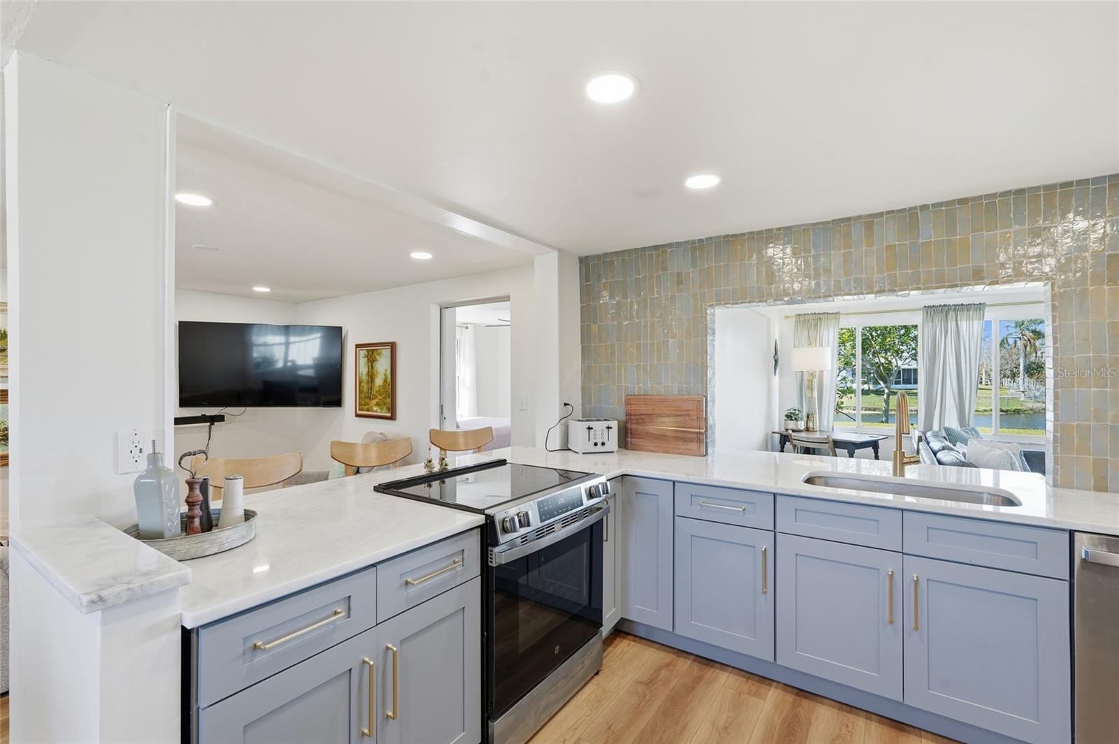 Image 7 of 32 For 3627 Ortona Drive