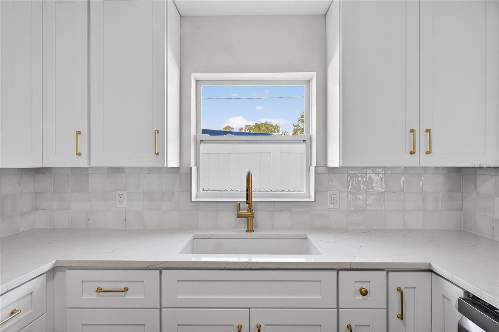 Listing photo id 15 for 5701 14th Avenue N