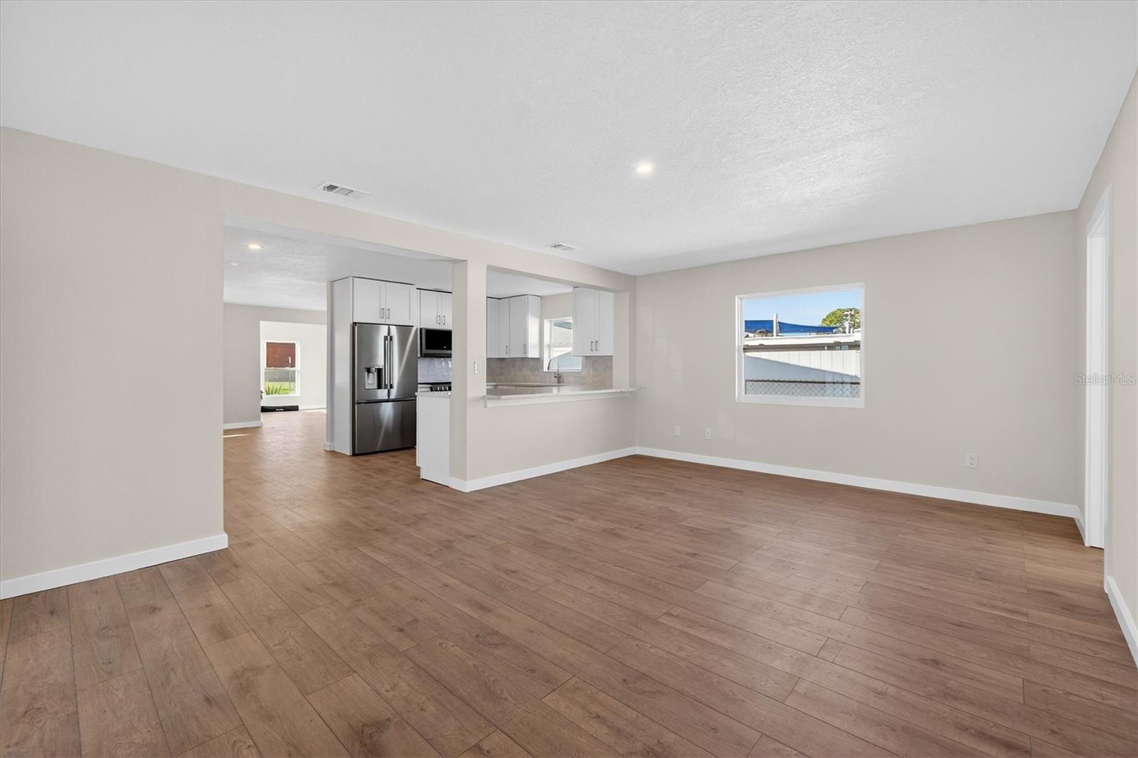 Listing photo id 17 for 5701 14th Avenue N