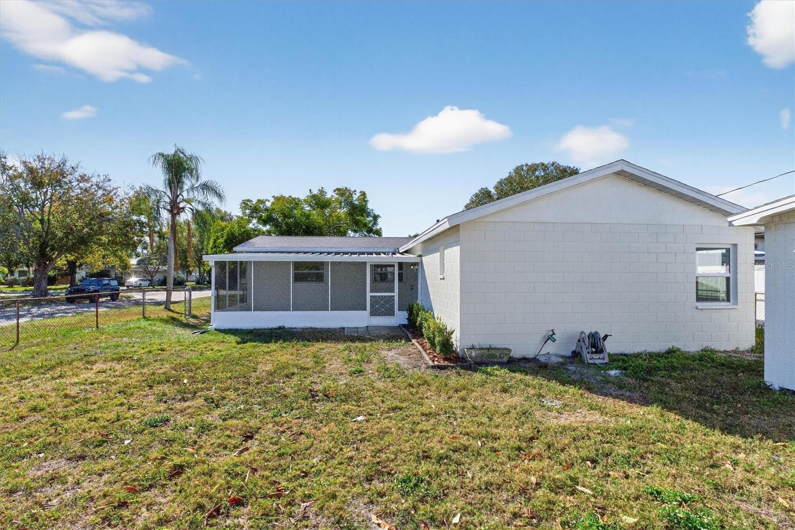 Listing photo id 26 for 5701 14th Avenue N